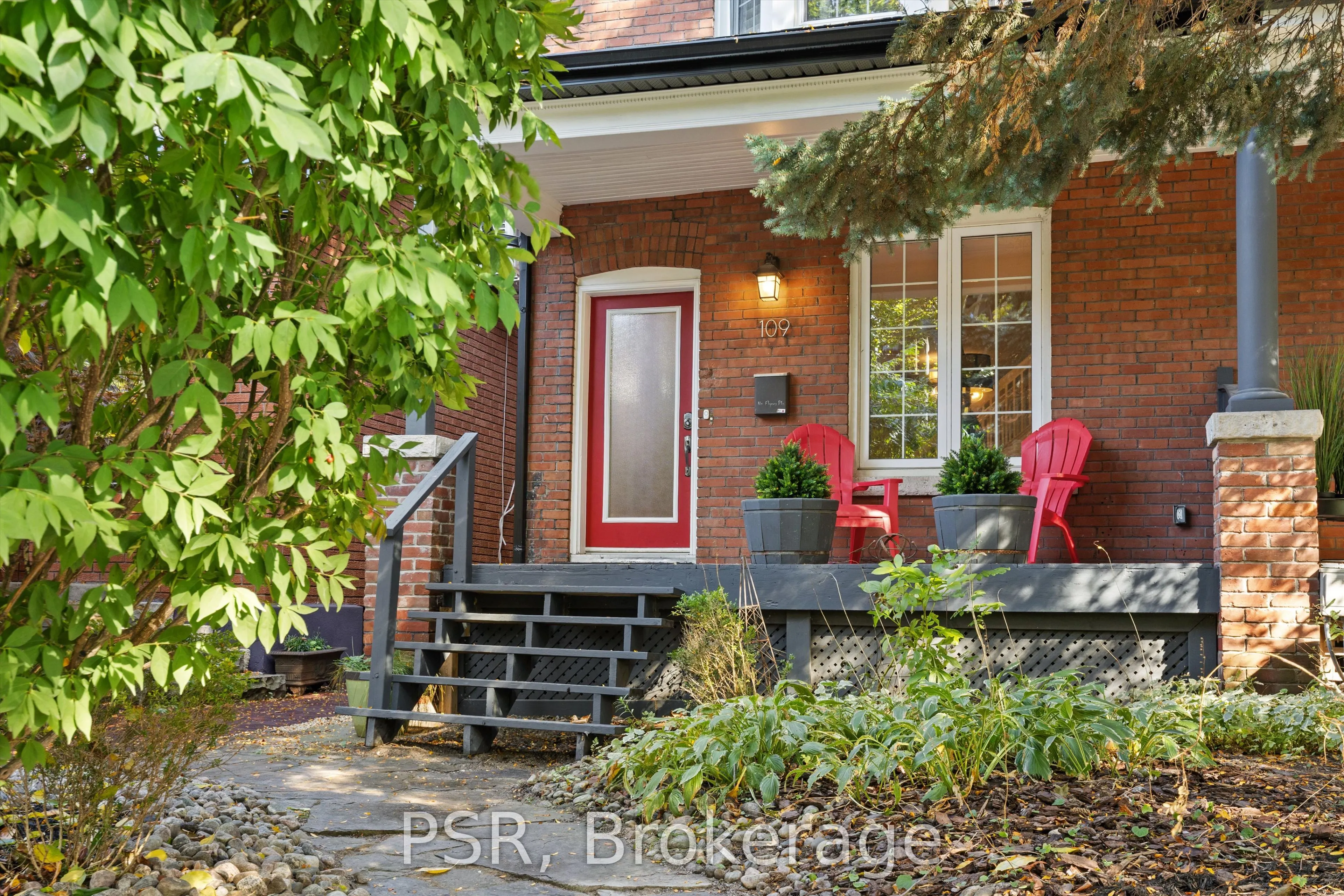 109 Macdonell Avenue