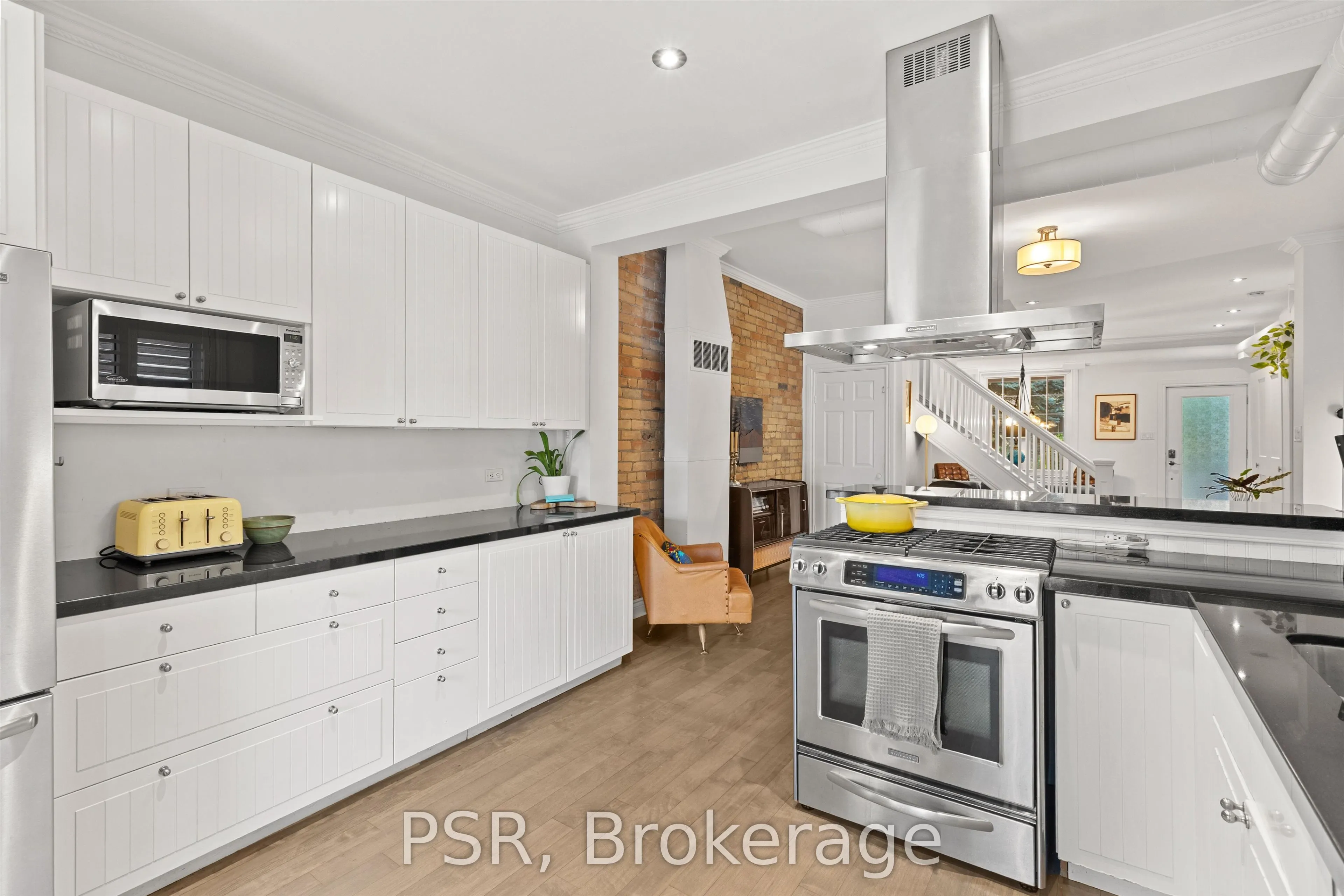 109 Macdonell Avenue