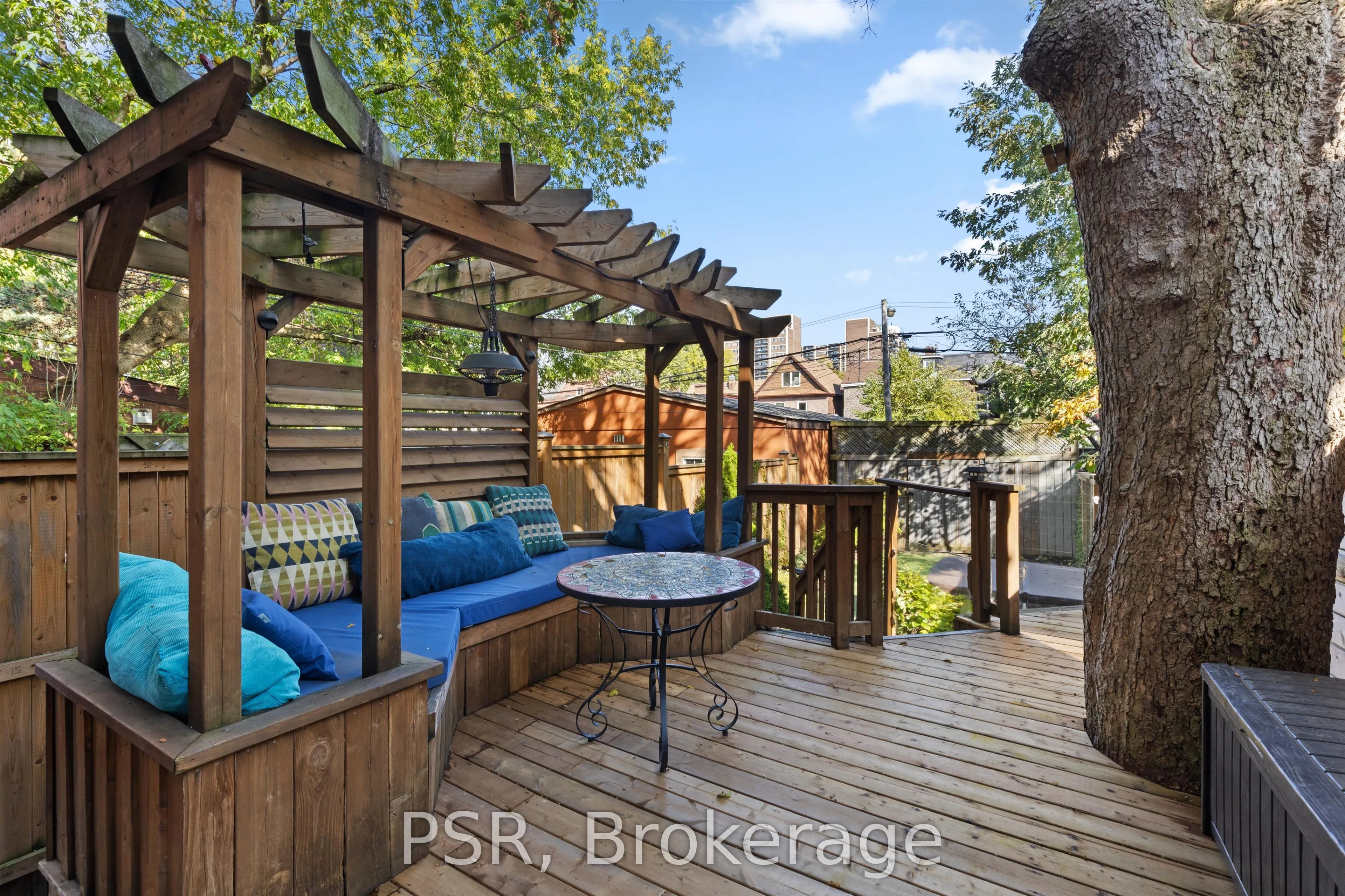 109 Macdonell Avenue