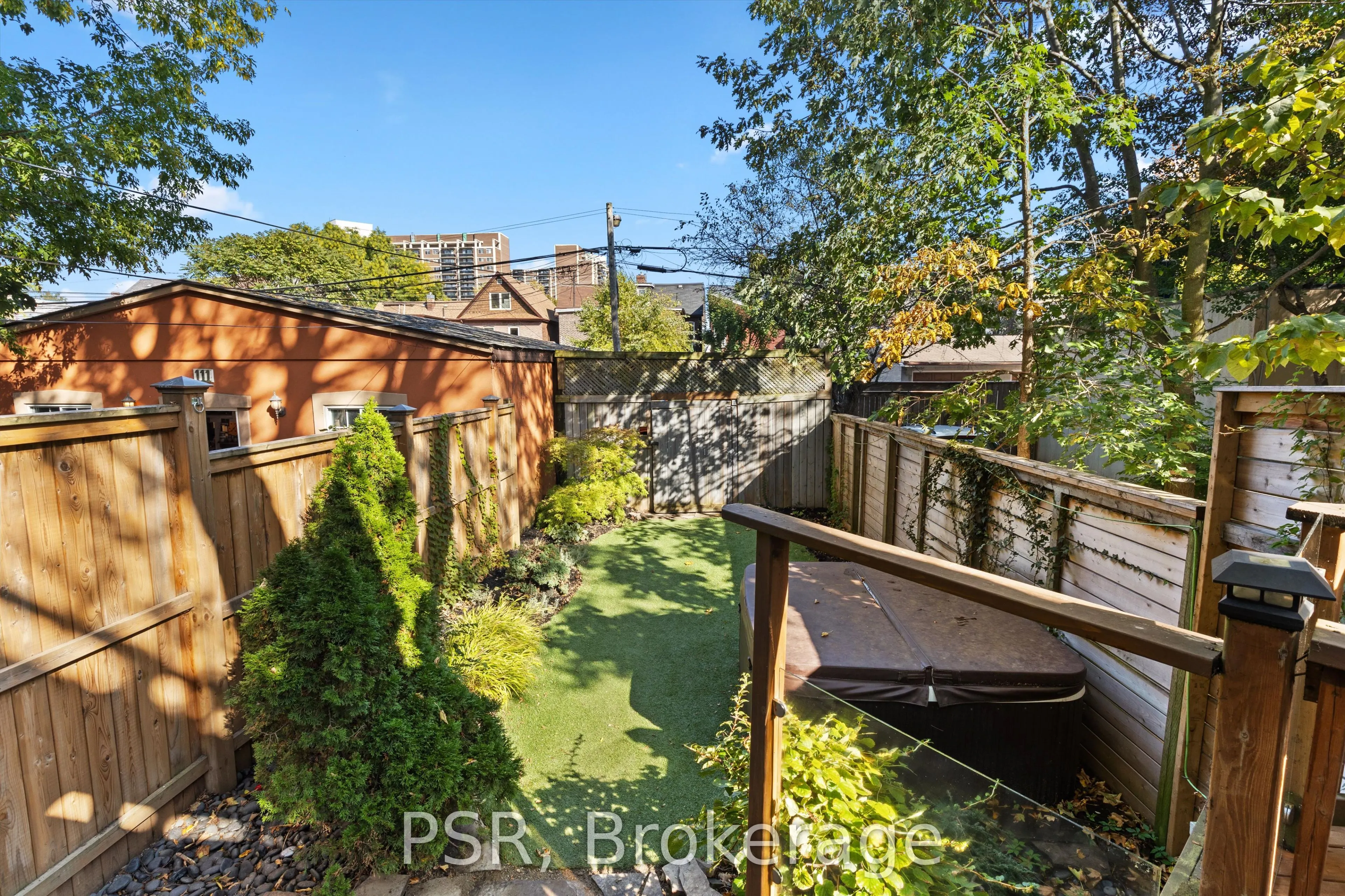 109 Macdonell Avenue