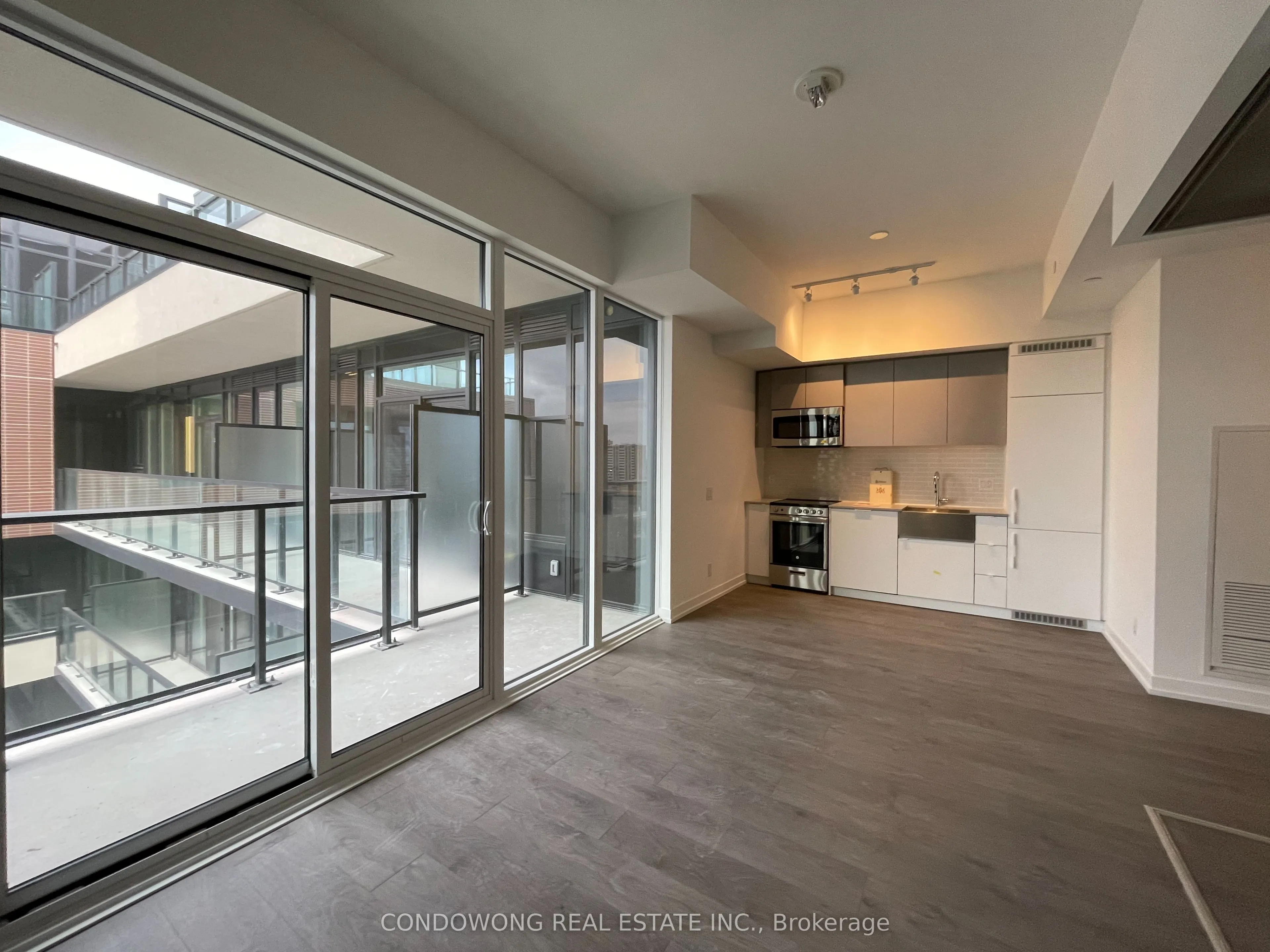 270 Dufferin Street #LP9