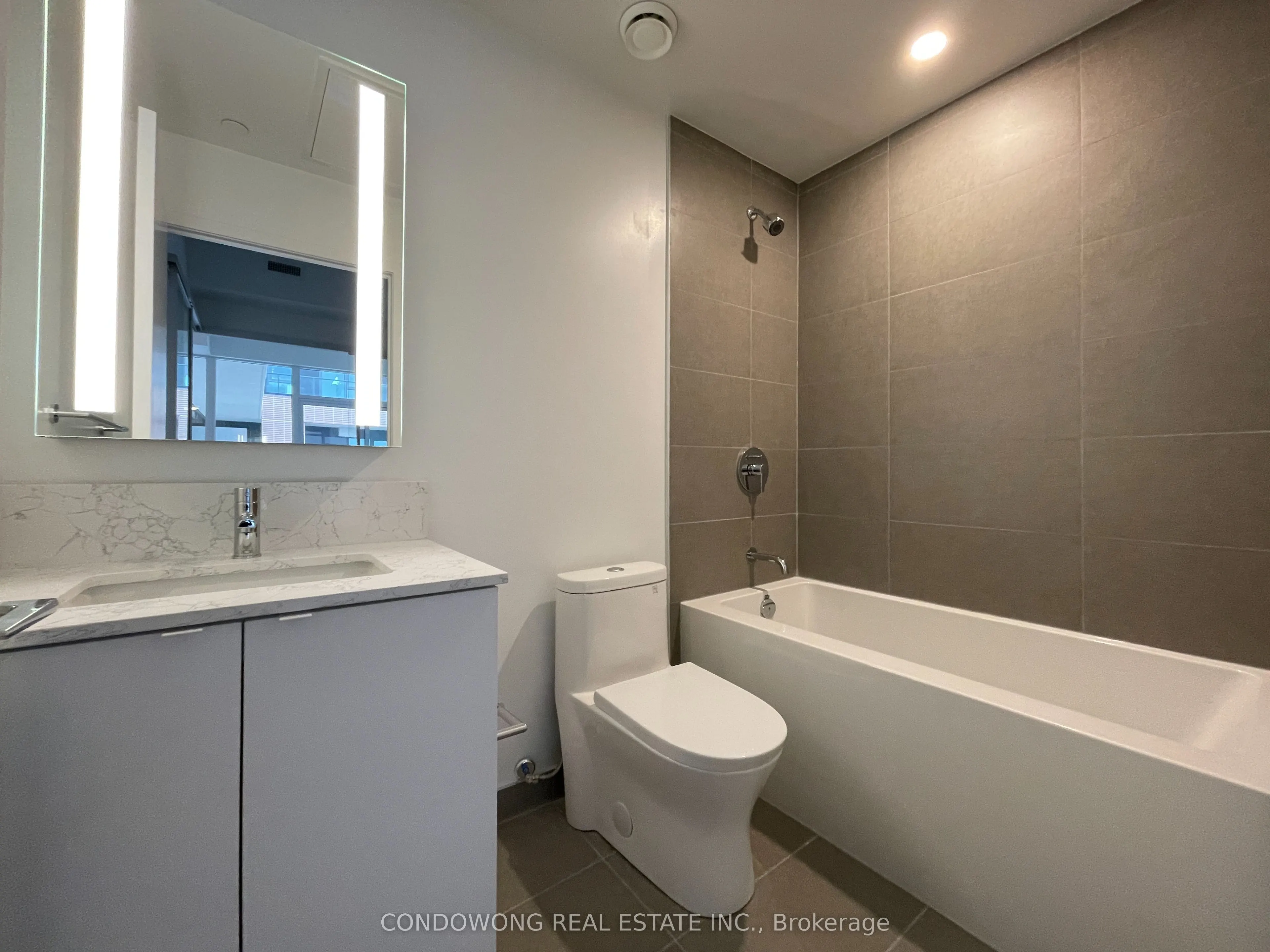 270 Dufferin Street #LP9