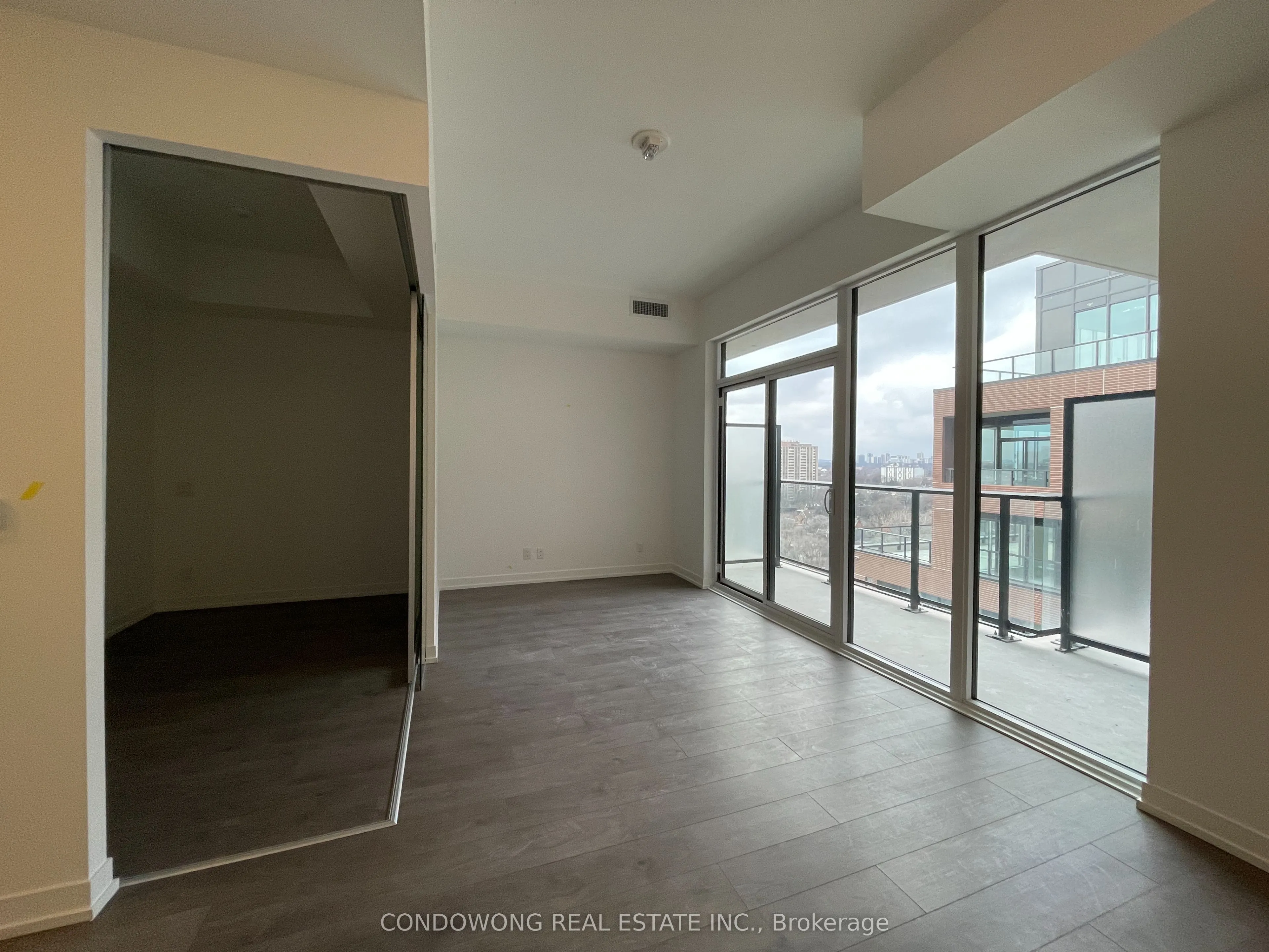 270 Dufferin Street #LP9