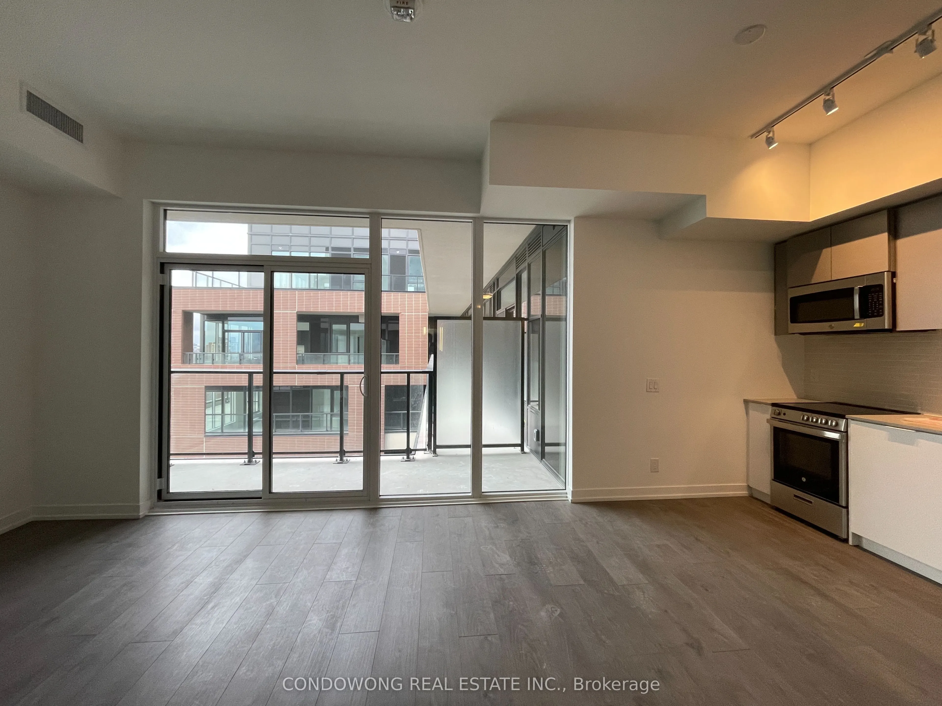 270 Dufferin Street #LP9