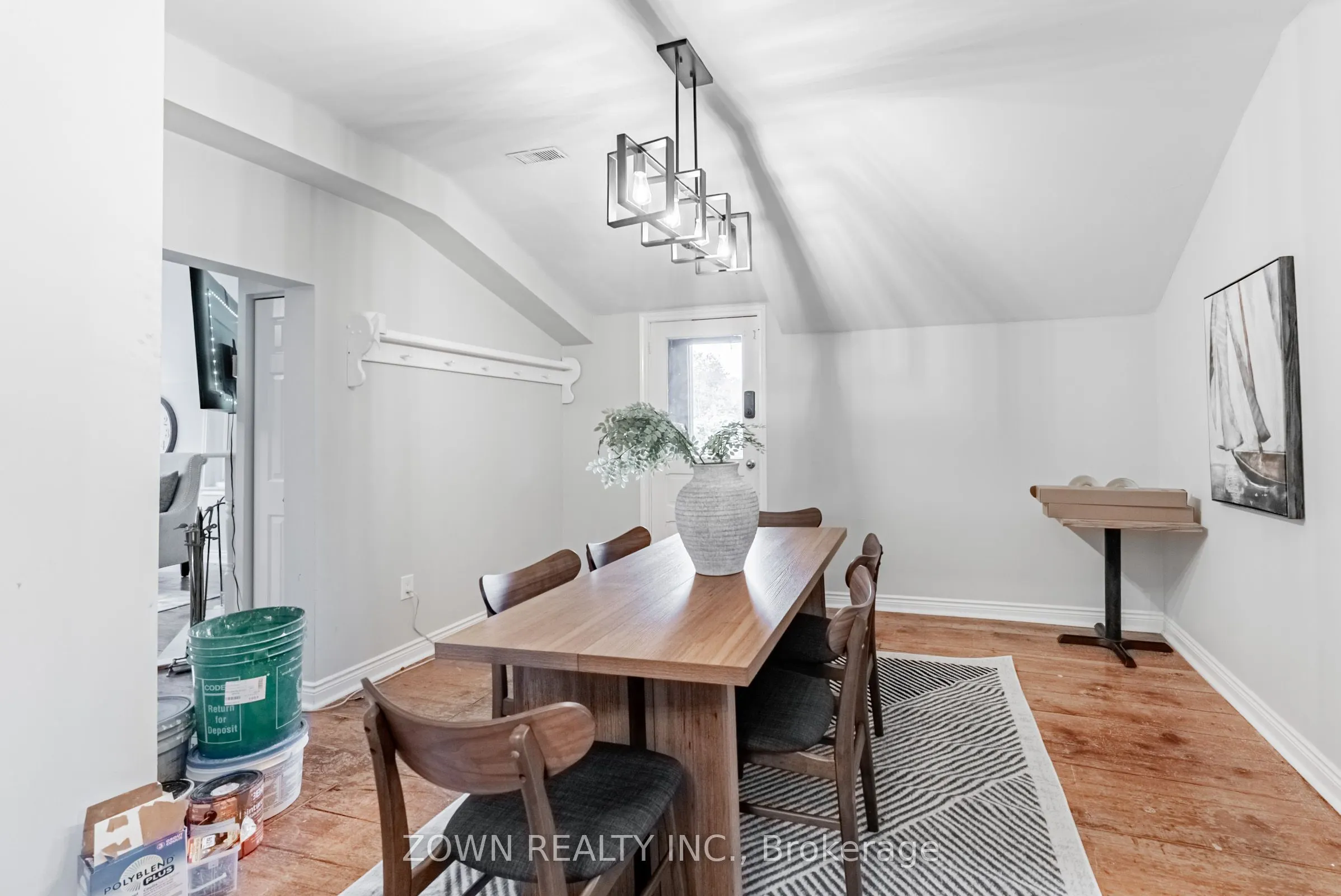 17277 Old Main Street #Upper