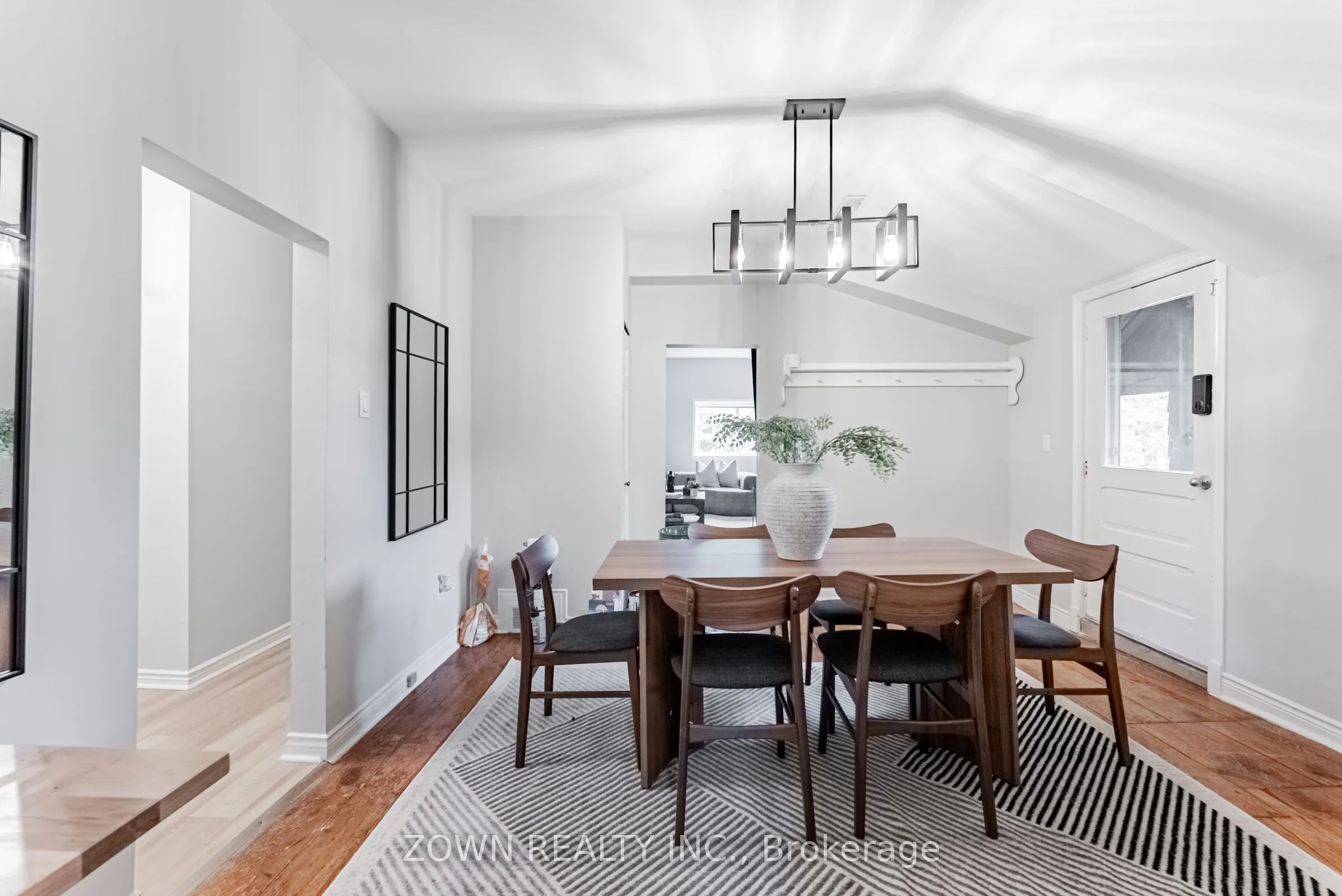 17277 Old Main Street #Upper