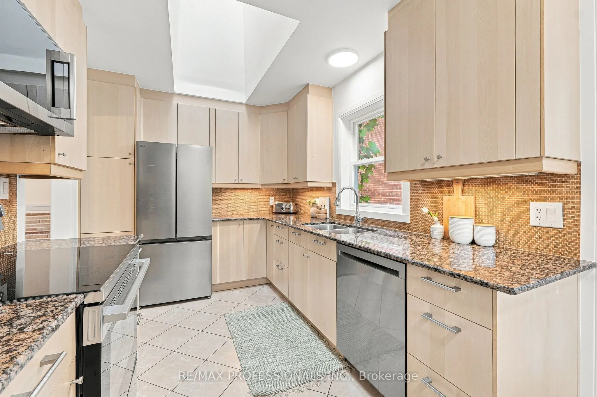 8 Northolt Court