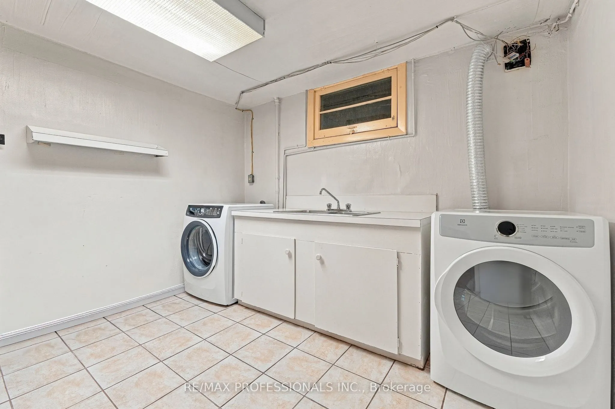 8 Northolt Court