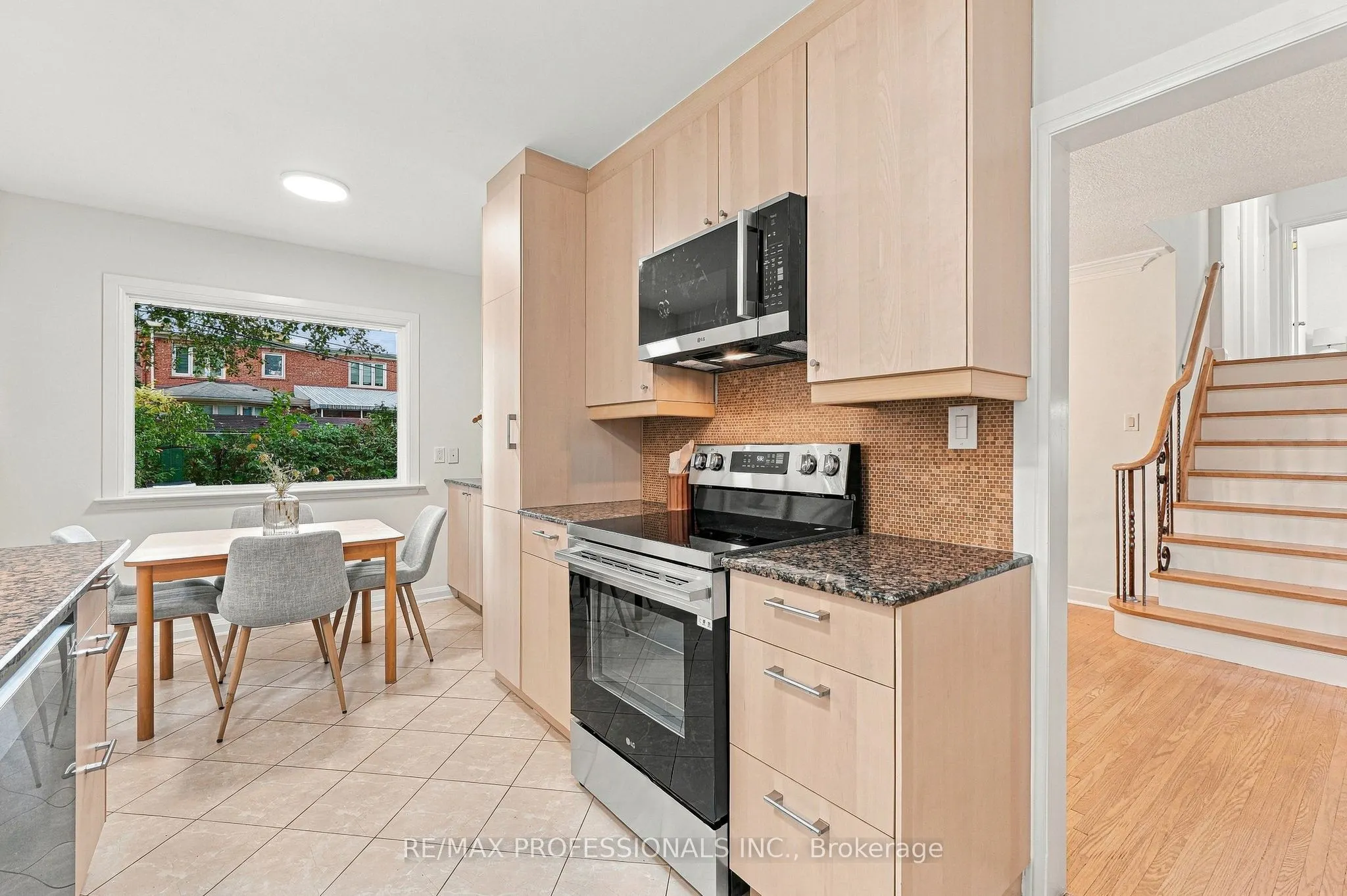 8 Northolt Court