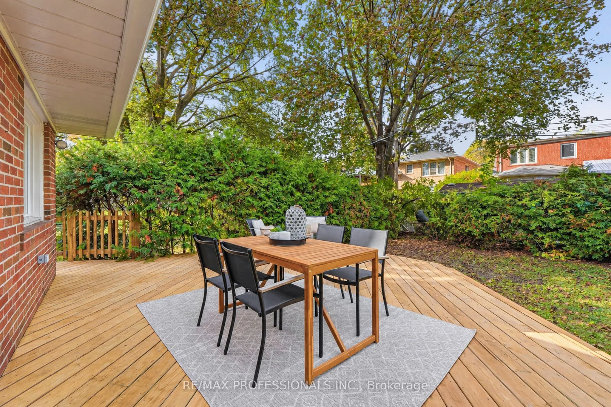 8 Northolt Court