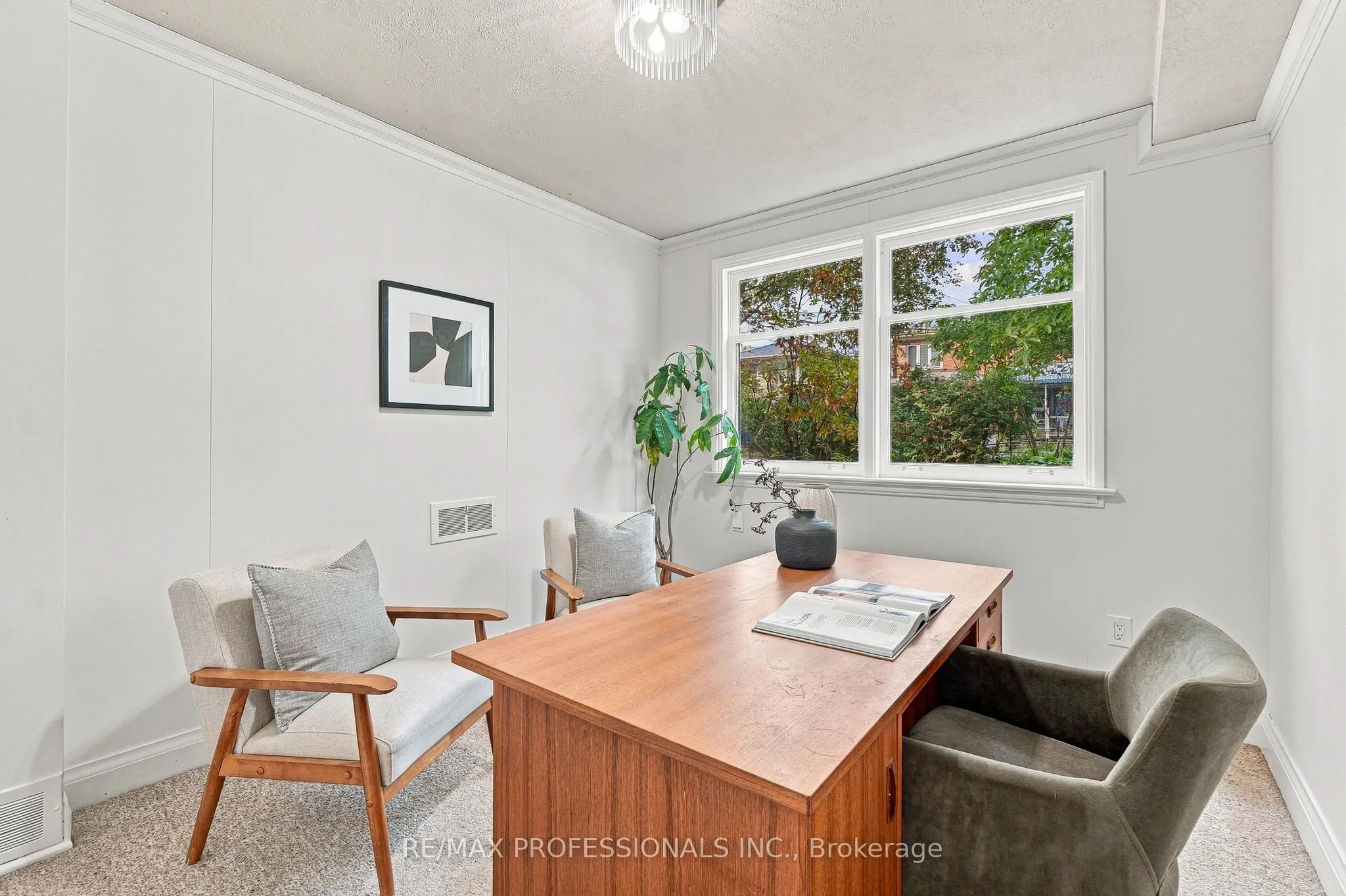 8 Northolt Court