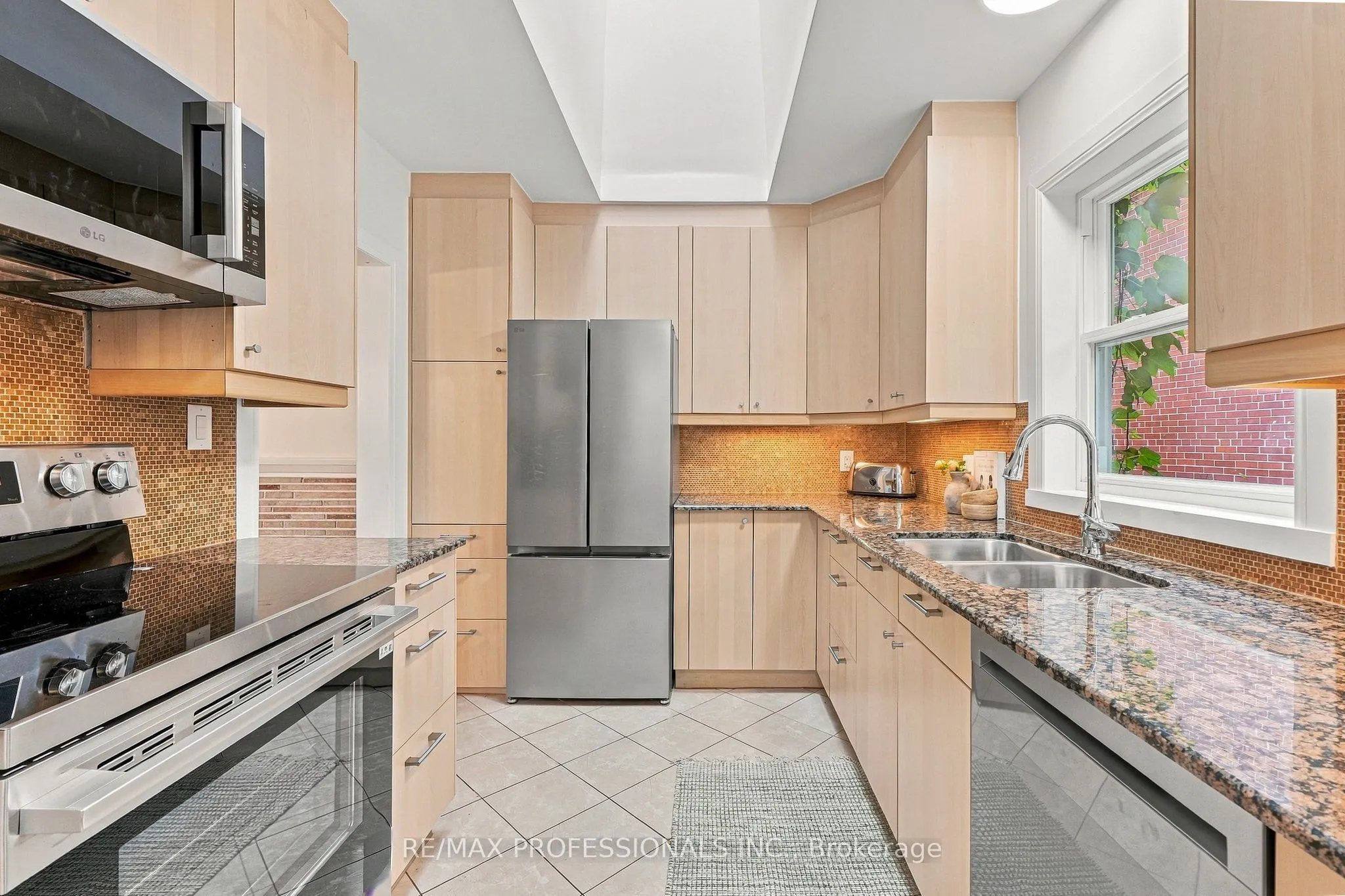 8 Northolt Court