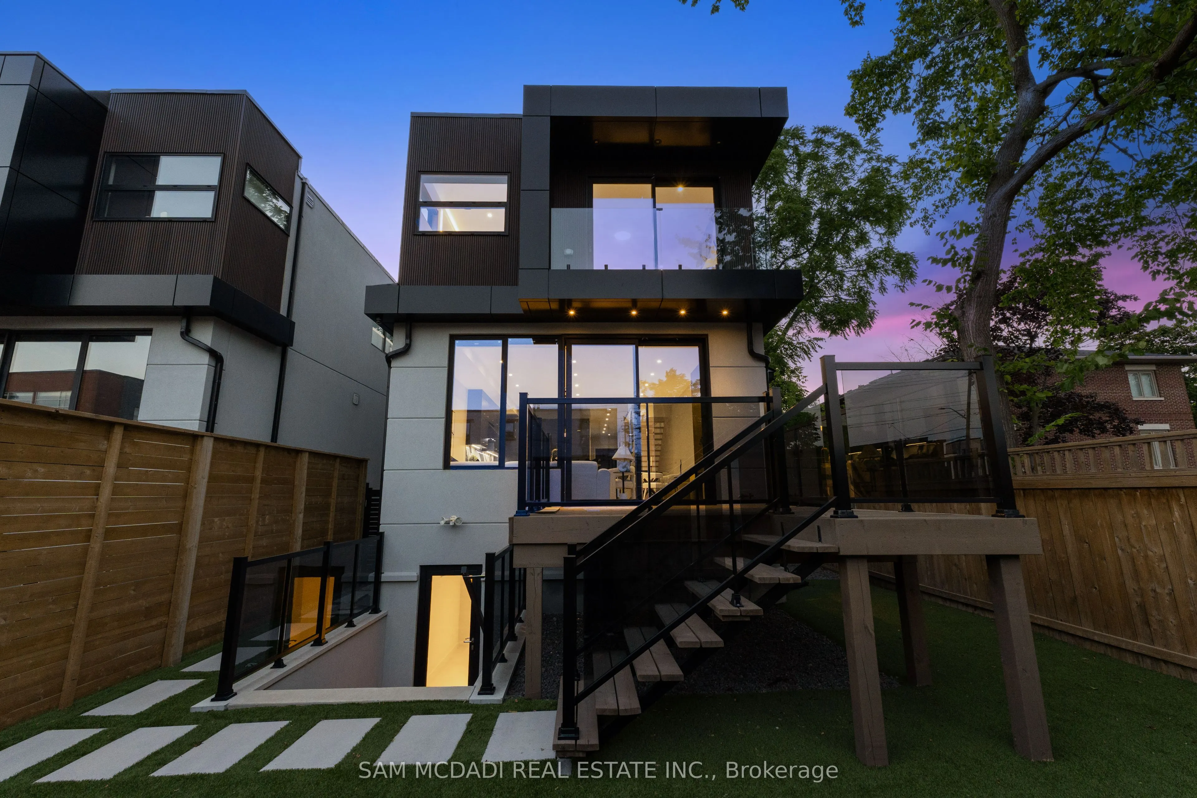 1090 Ella Avenue