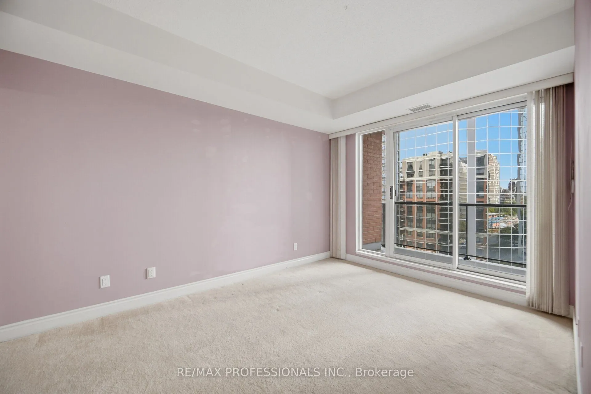 2 Aberfoyle Crescent N #901