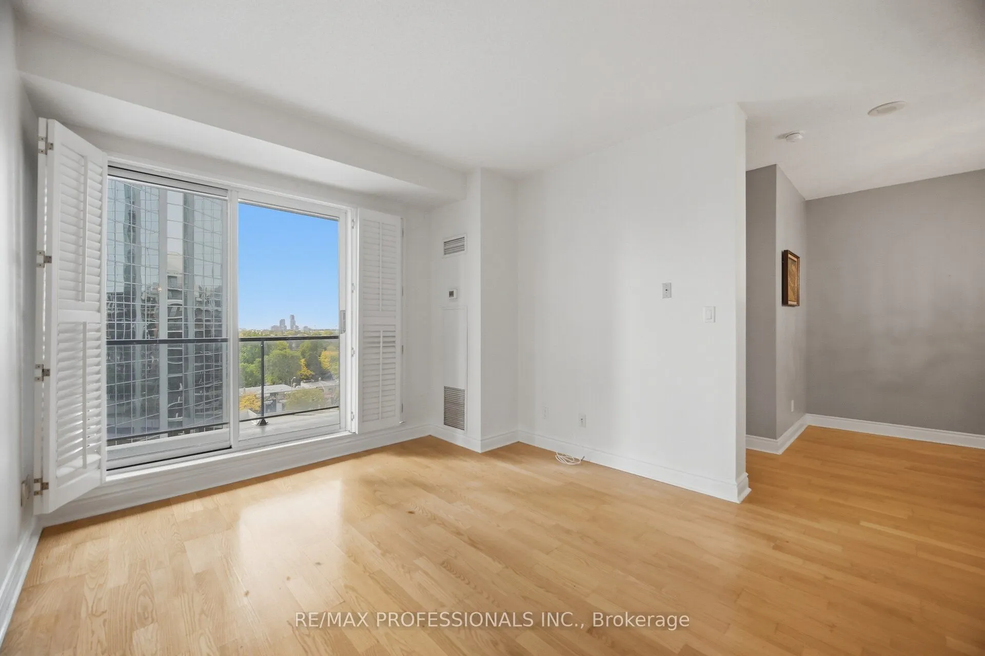 2 Aberfoyle Crescent N #901