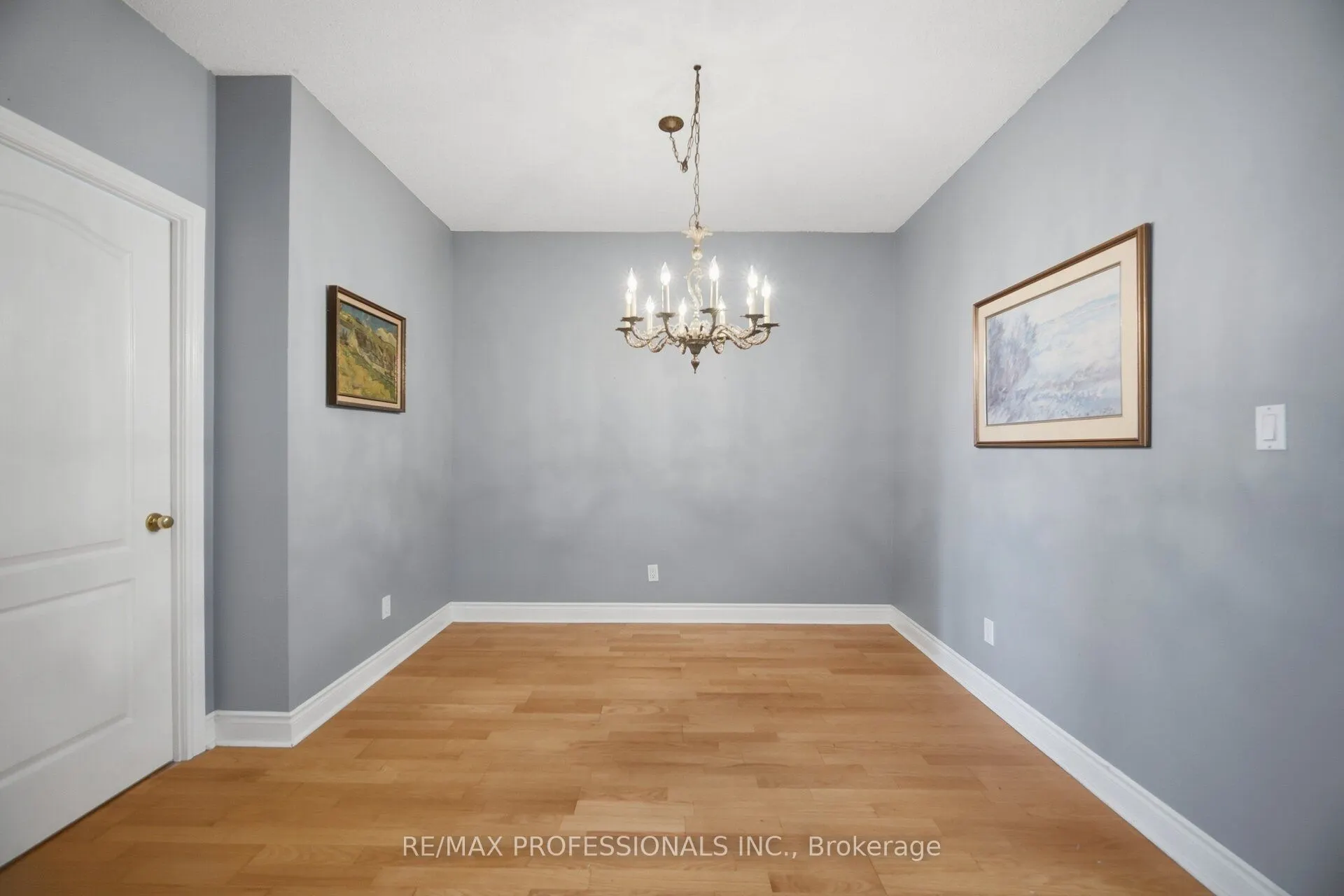 2 Aberfoyle Crescent N #901