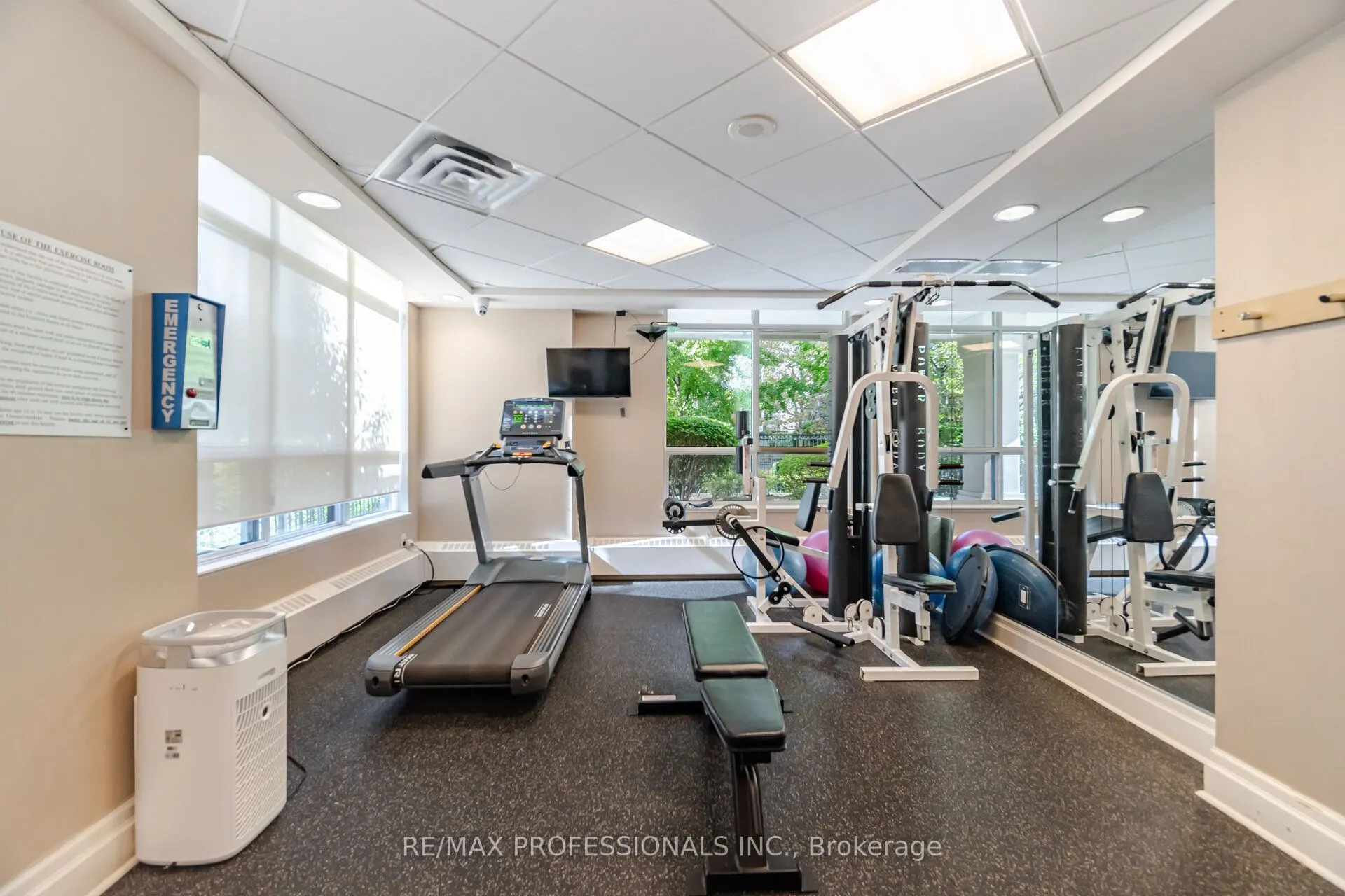 2 Aberfoyle Crescent N #901