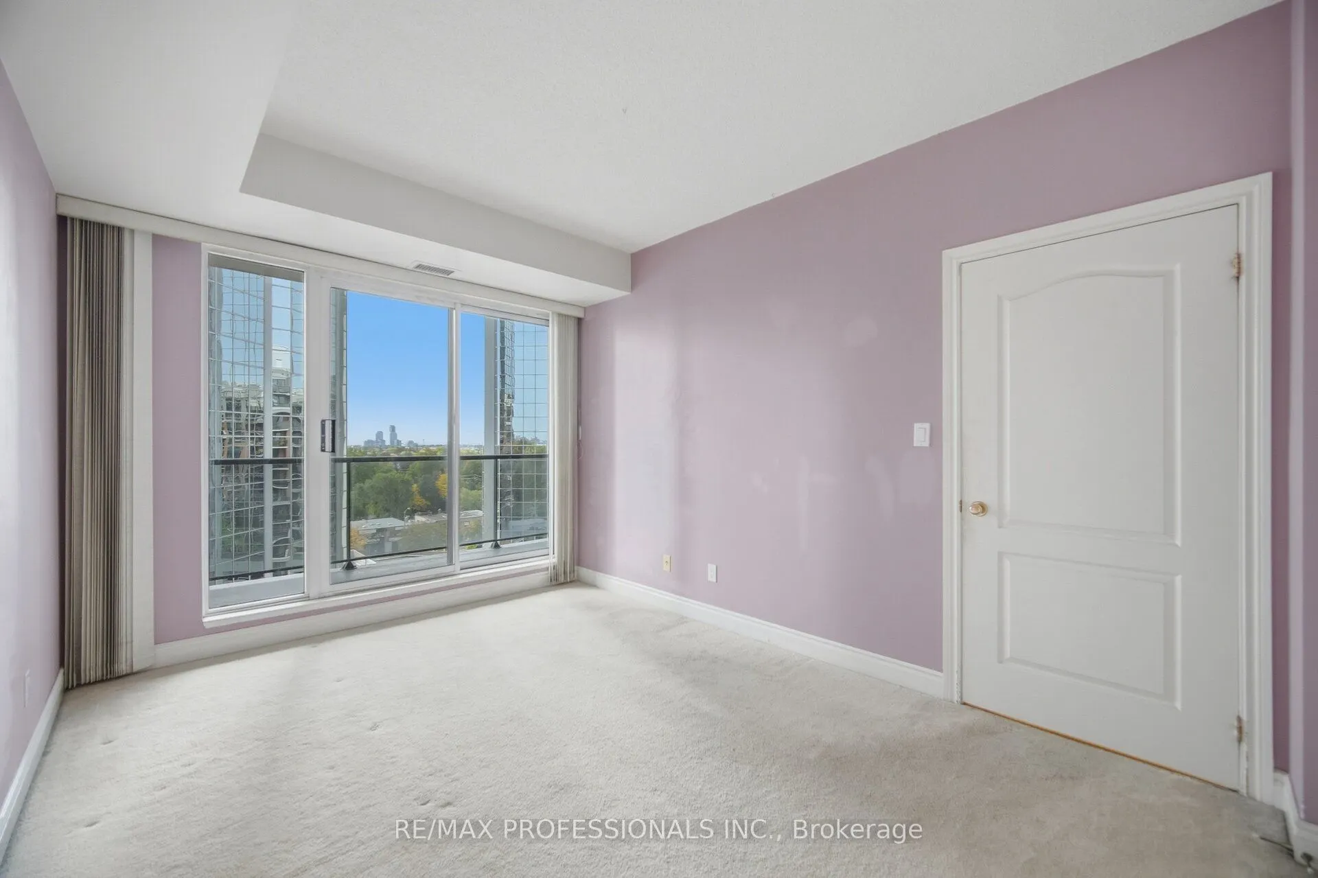 2 Aberfoyle Crescent N #901