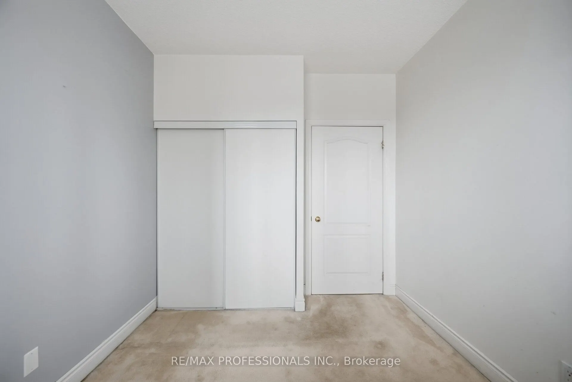 2 Aberfoyle Crescent N #901