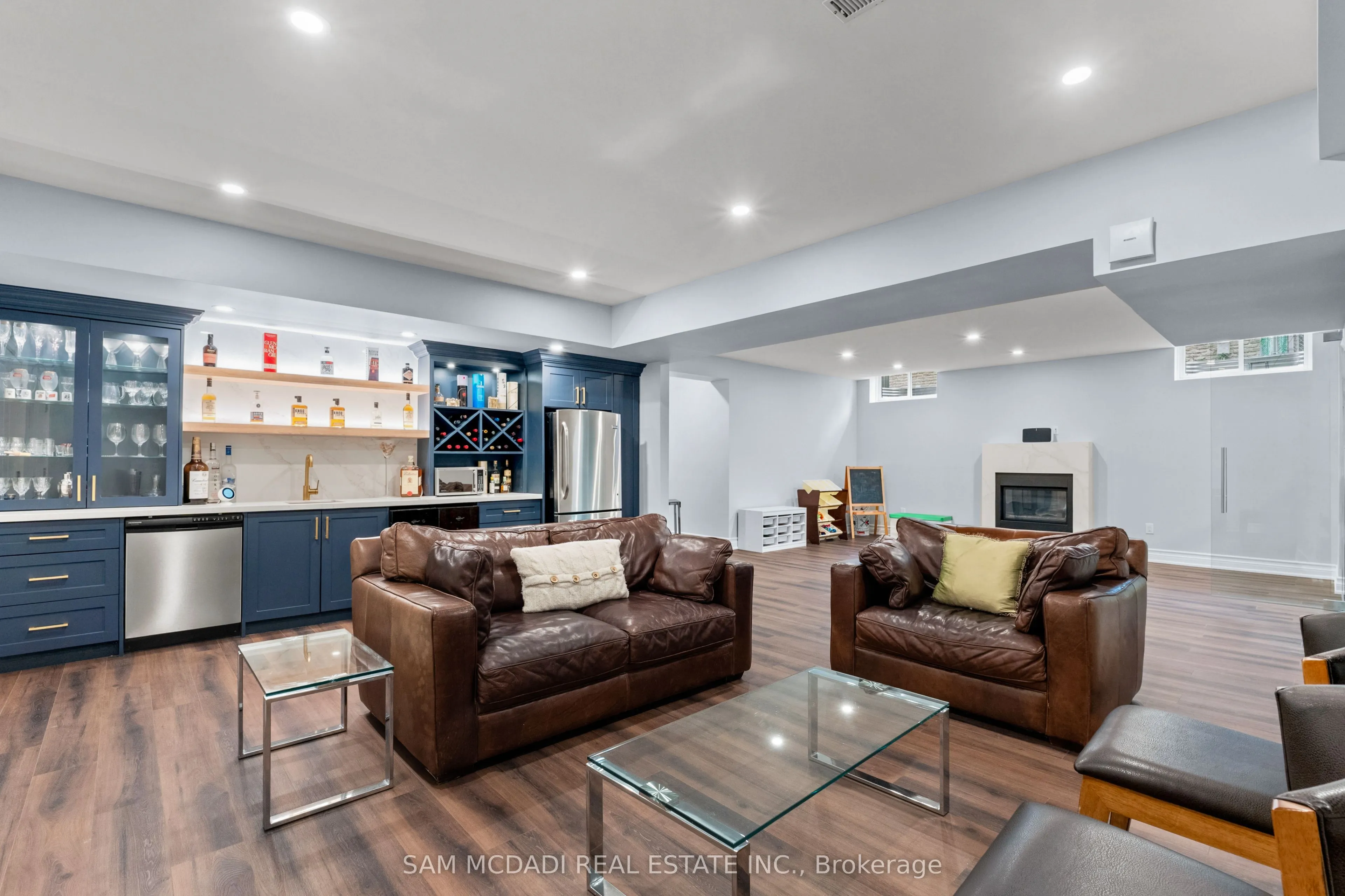955 Caldwell Avenue