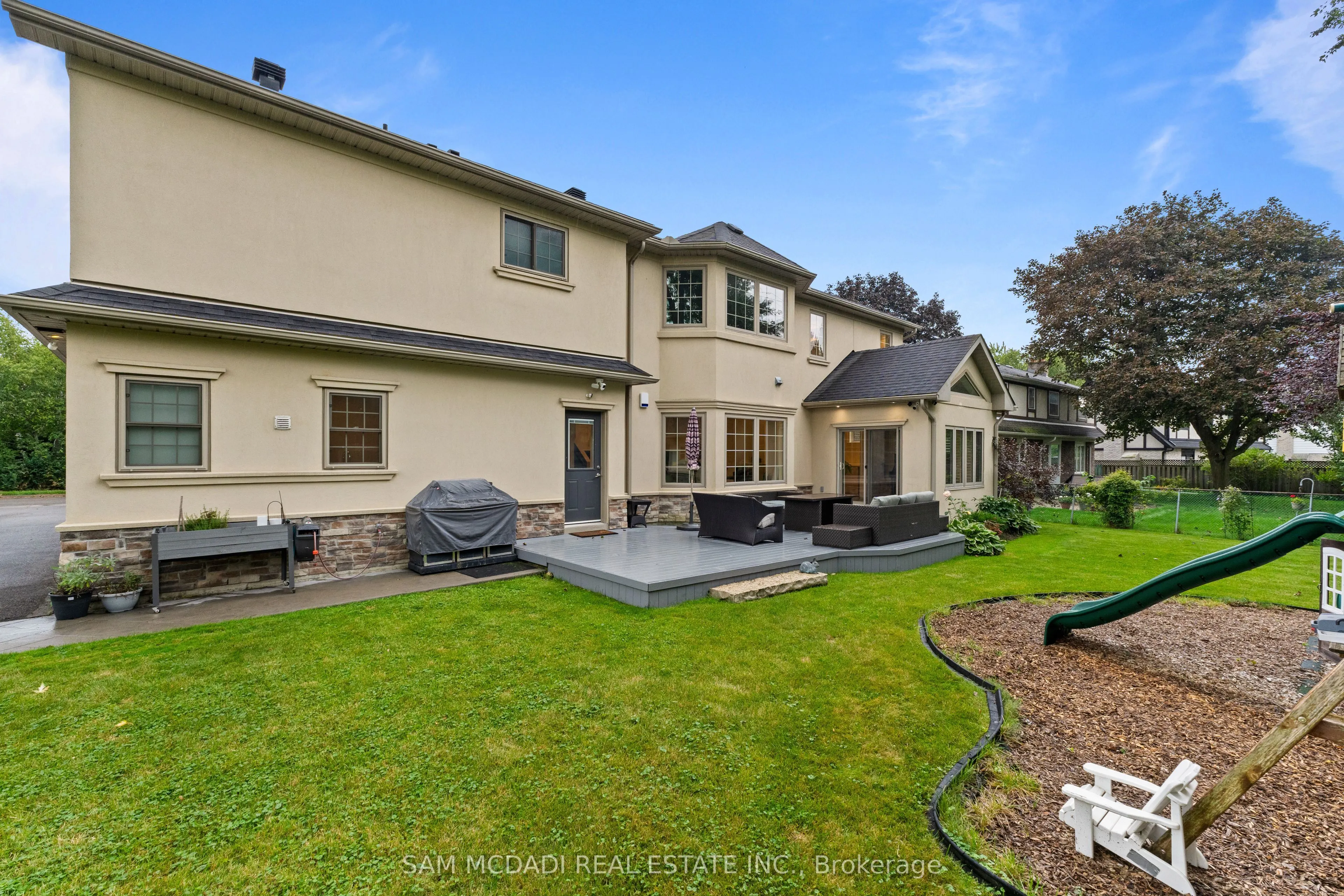 955 Caldwell Avenue