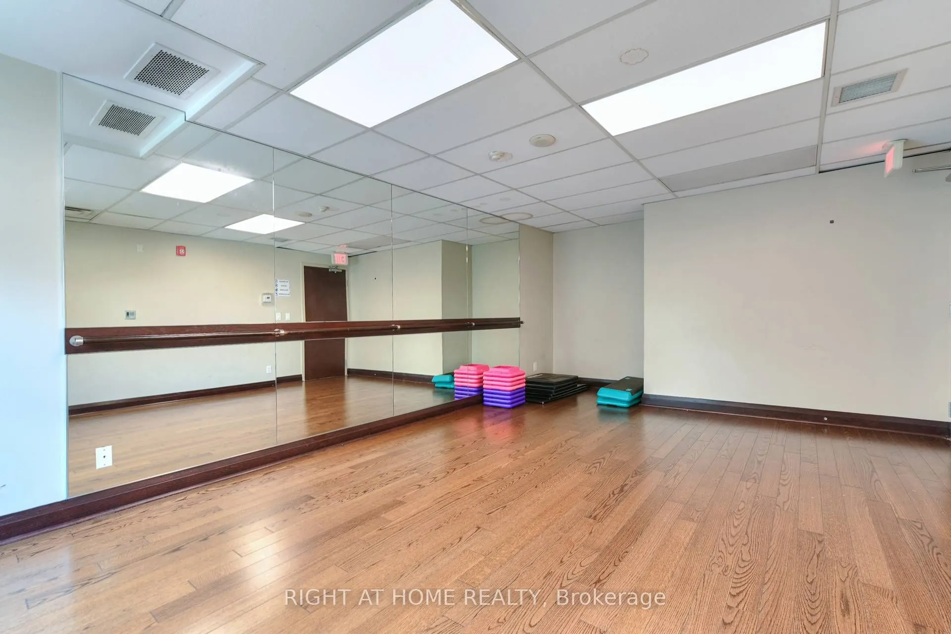 208 Enfield Place #2005