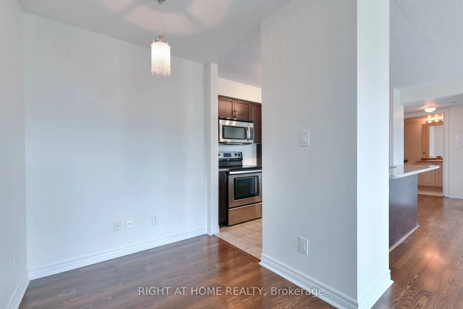 208 Enfield Place #2005