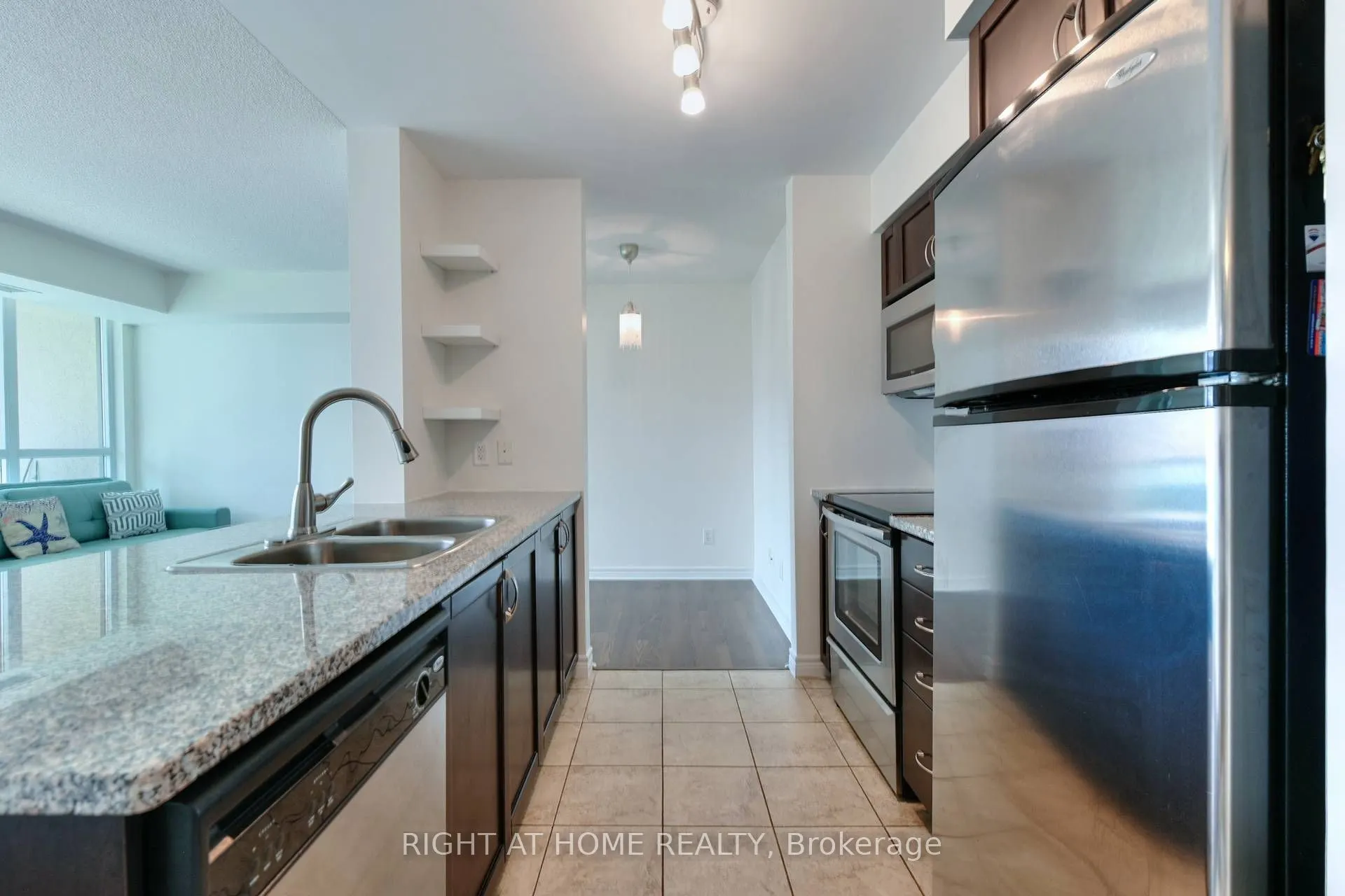 208 Enfield Place #2005