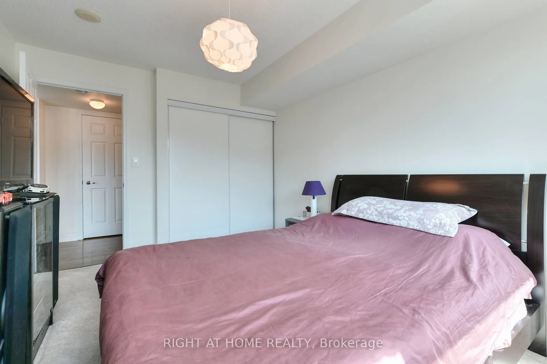 208 Enfield Place #2005