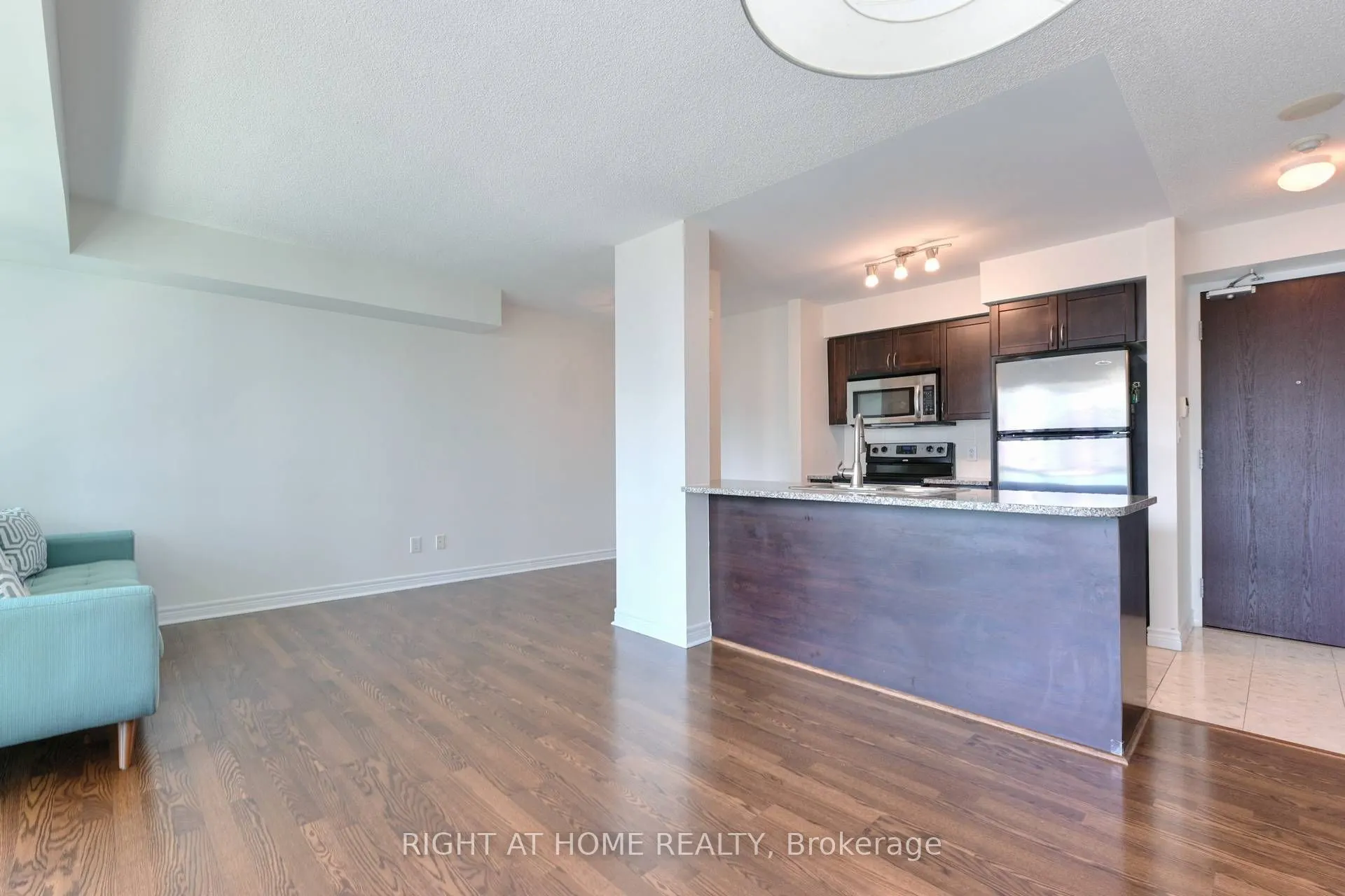 208 Enfield Place #2005