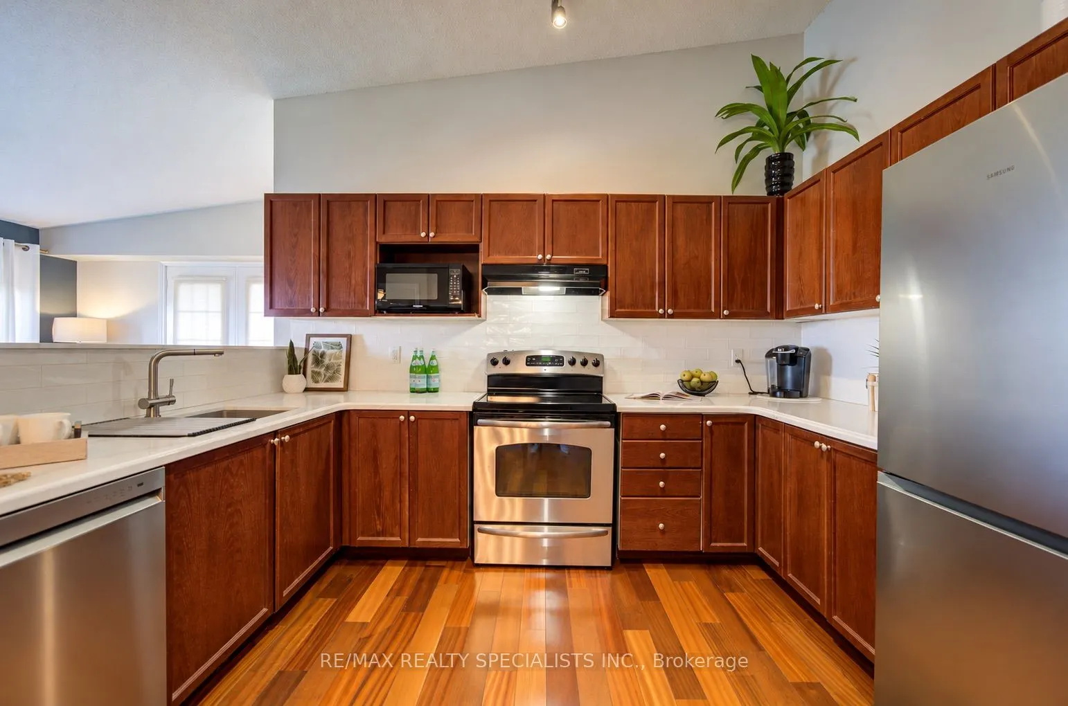 1483 Maple Avenue #414