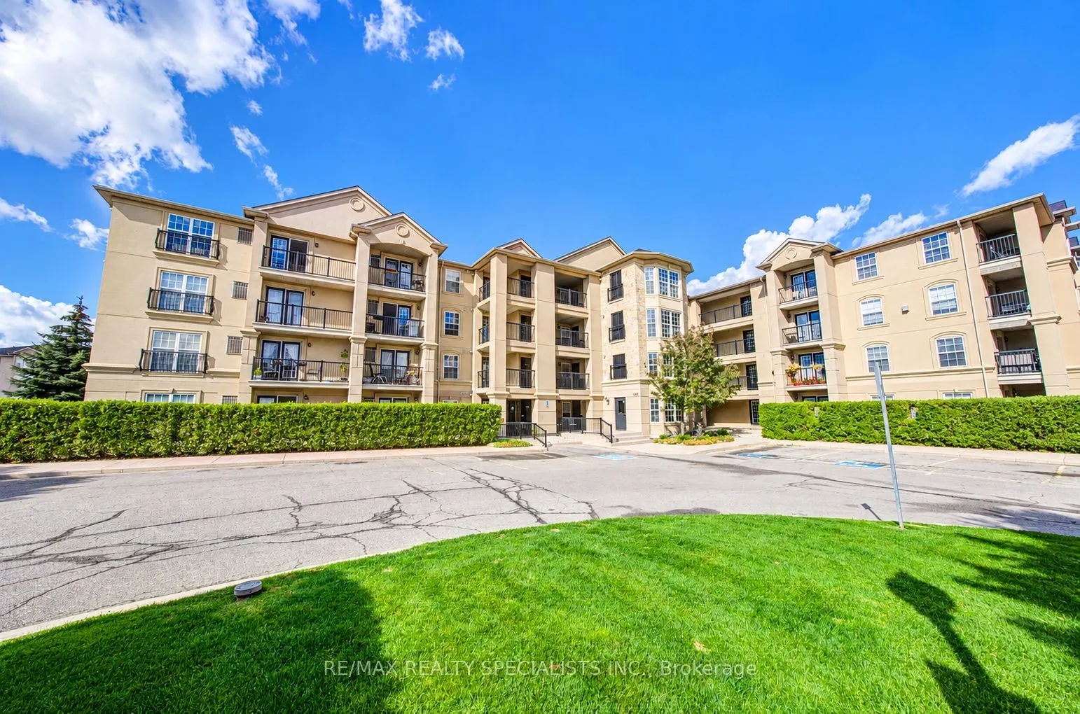 1483 Maple Avenue #414