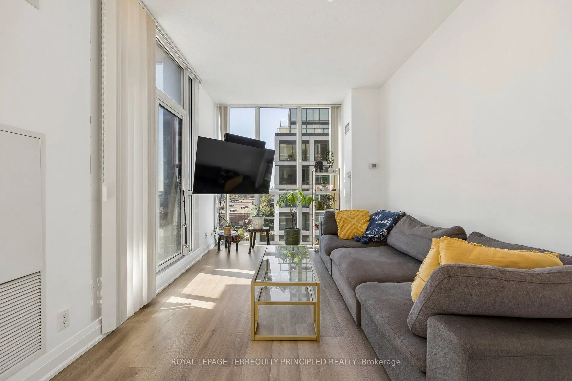 1185 The Queensway #504