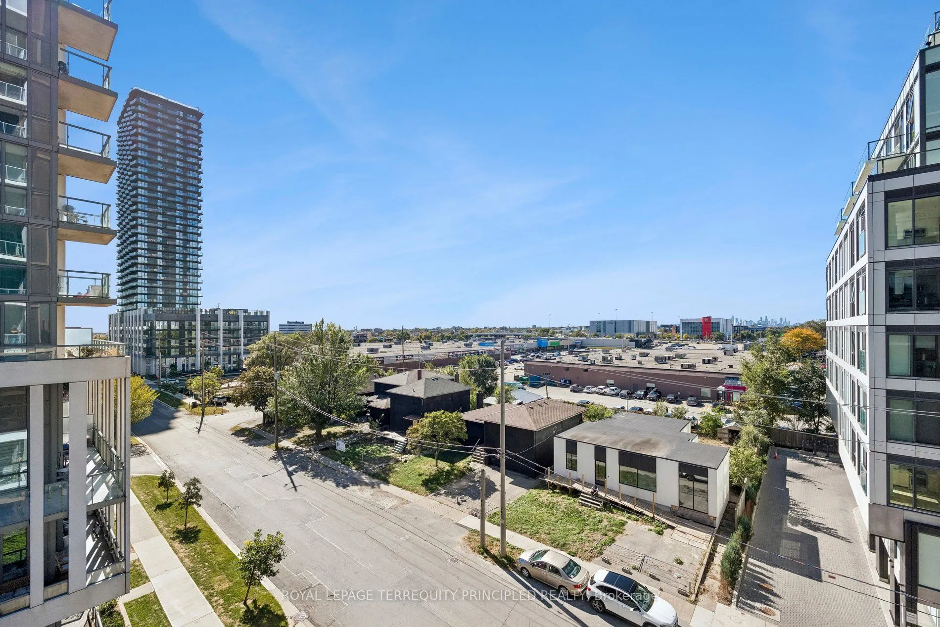 1185 The Queensway #504