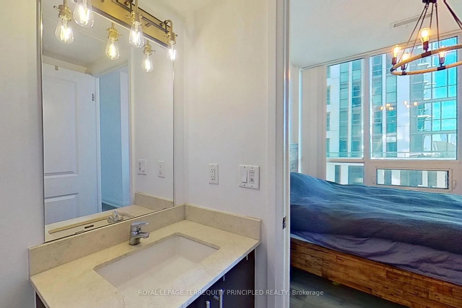 1185 The Queensway #504