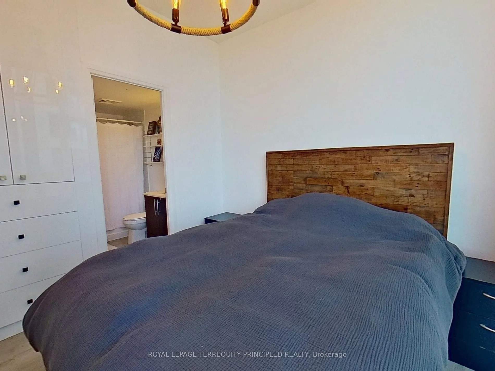 1185 The Queensway #504