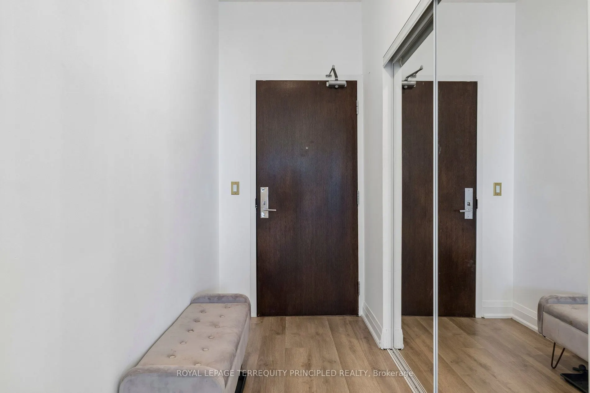 1185 The Queensway #504