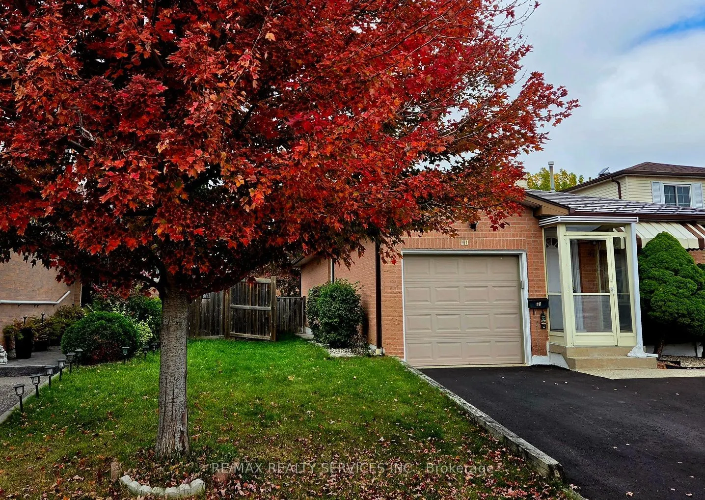 41 Greenleaf Crescent