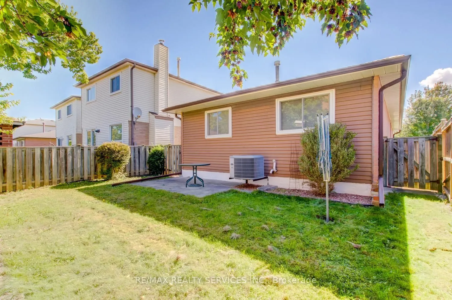 41 Greenleaf Crescent