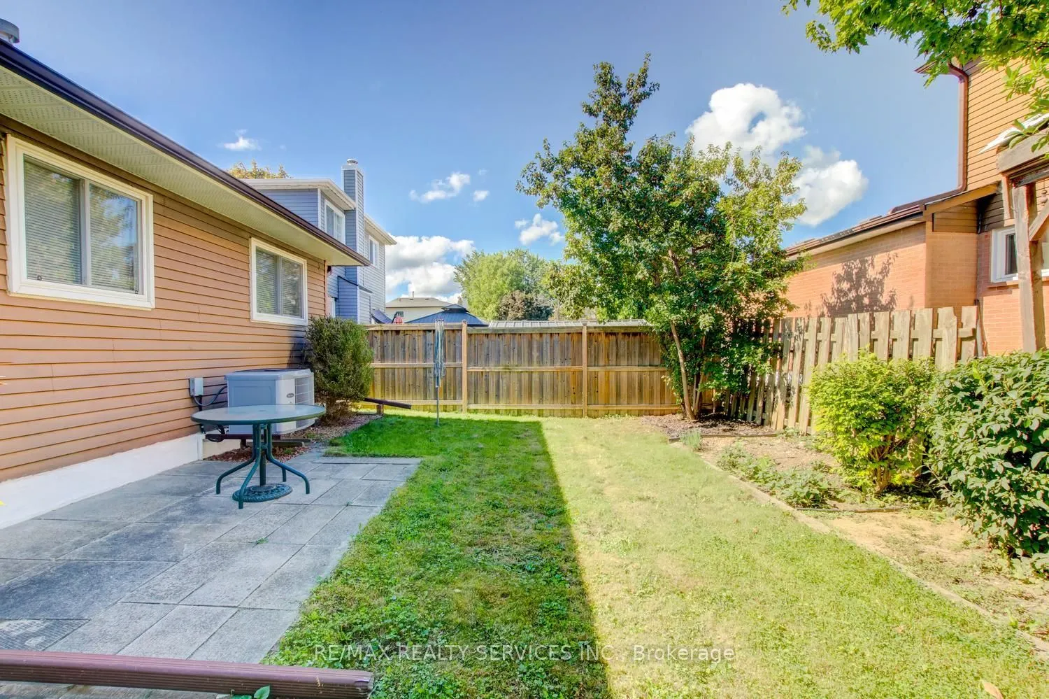 41 Greenleaf Crescent