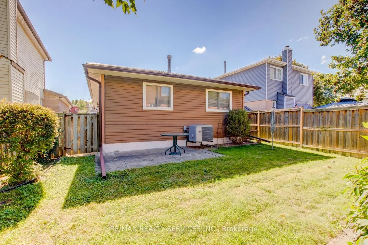 41 Greenleaf Crescent