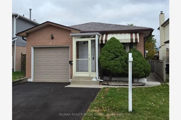 41 Greenleaf Crescent