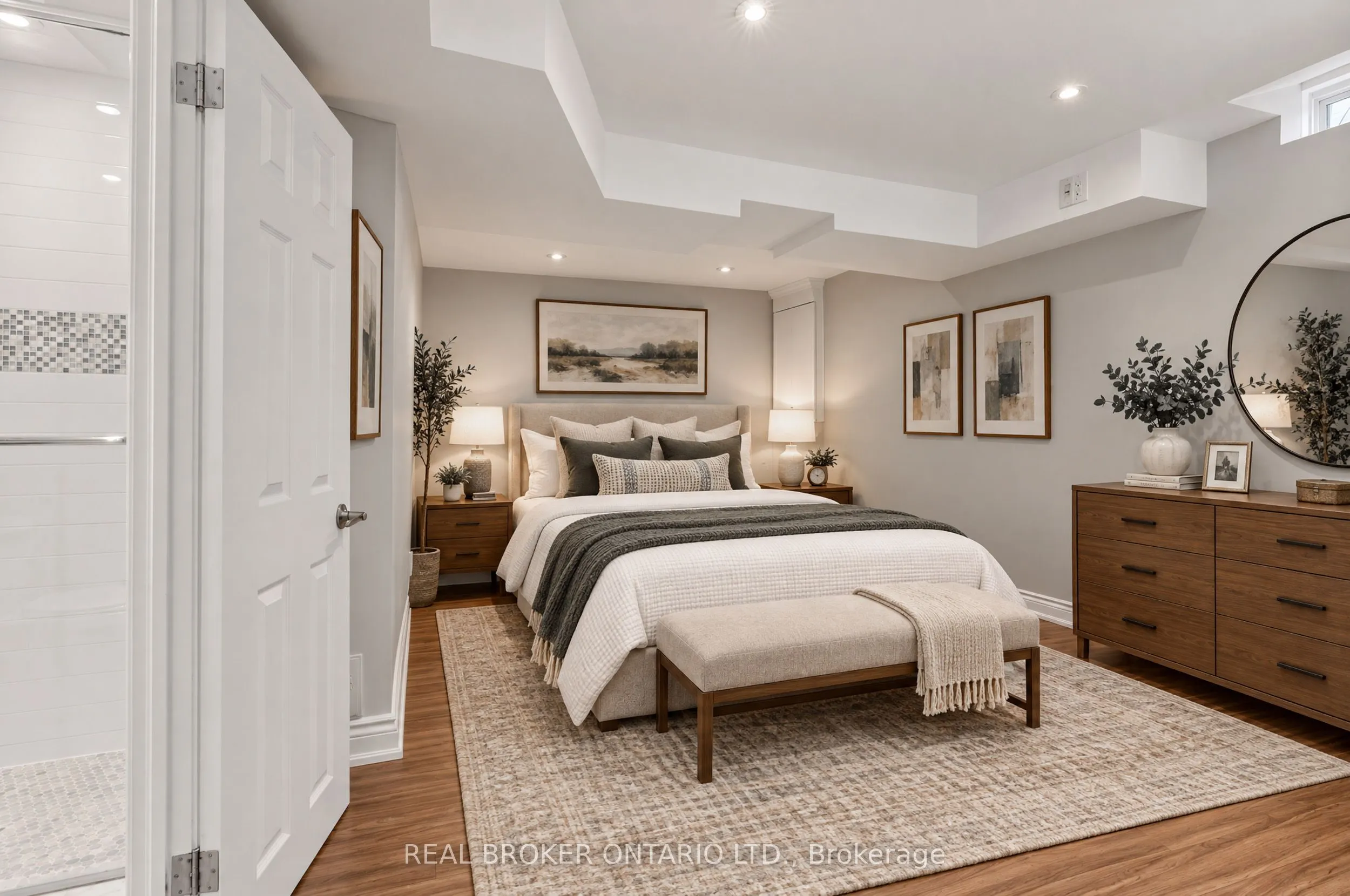 2349 Falkland Crescent