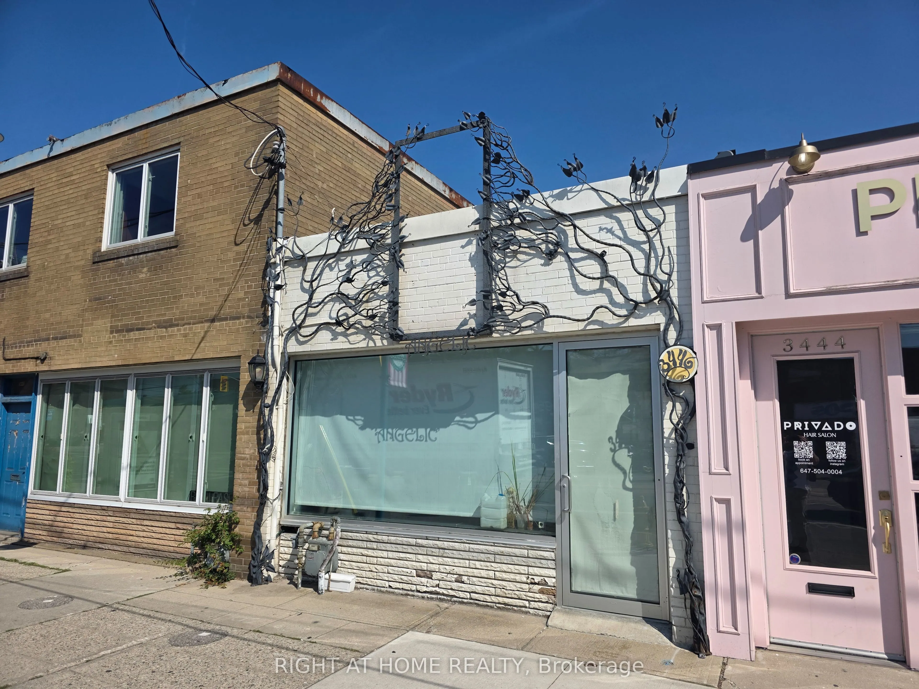 3446 Lake Shore Boulevard W