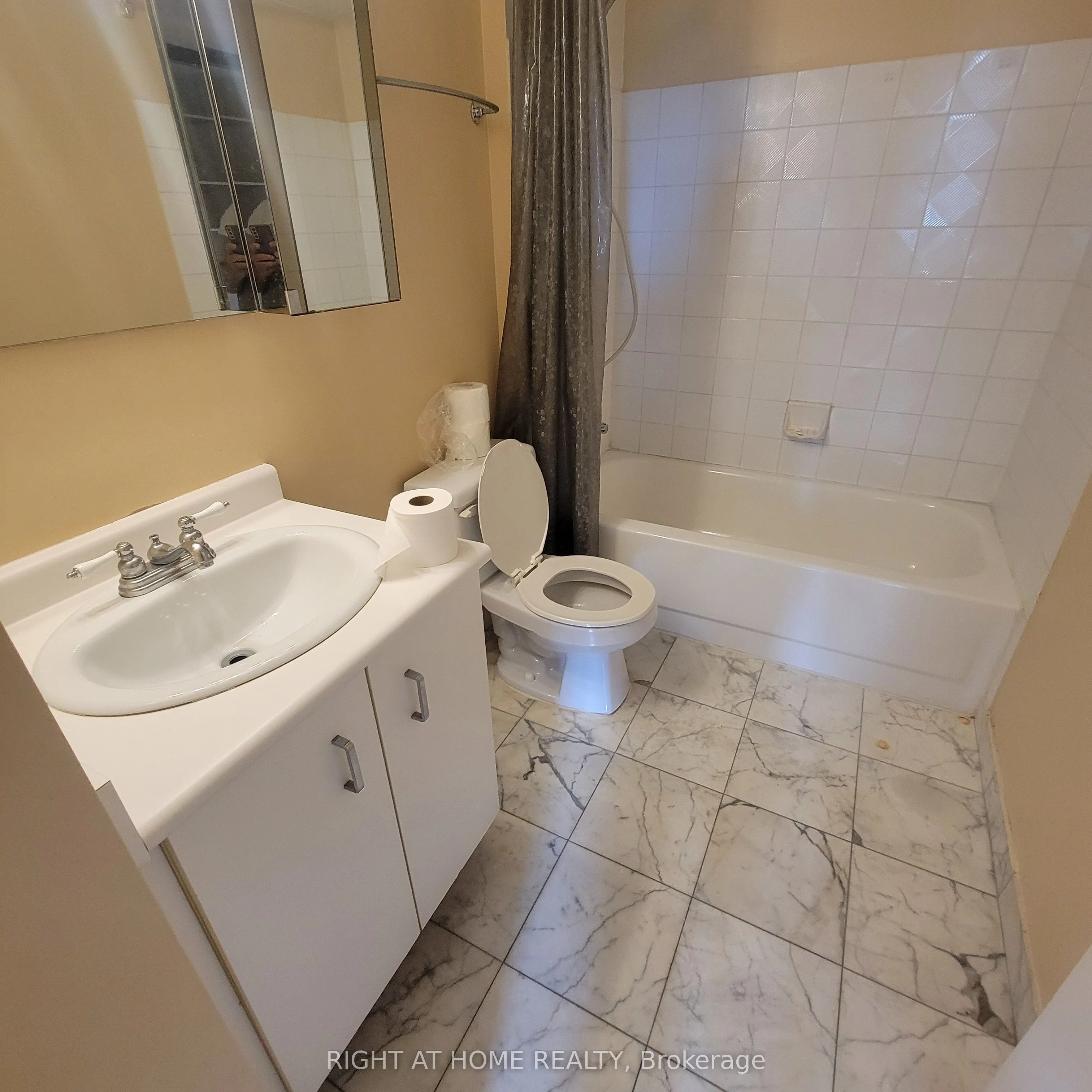 61 Markbrook Lane #706