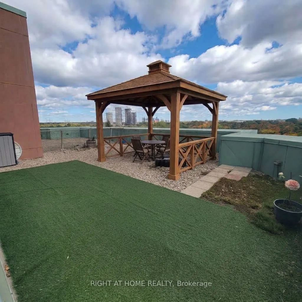 61 Markbrook Lane #706