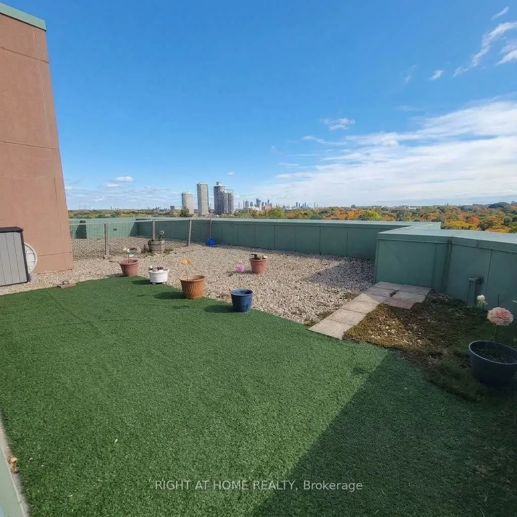 61 Markbrook Lane #706