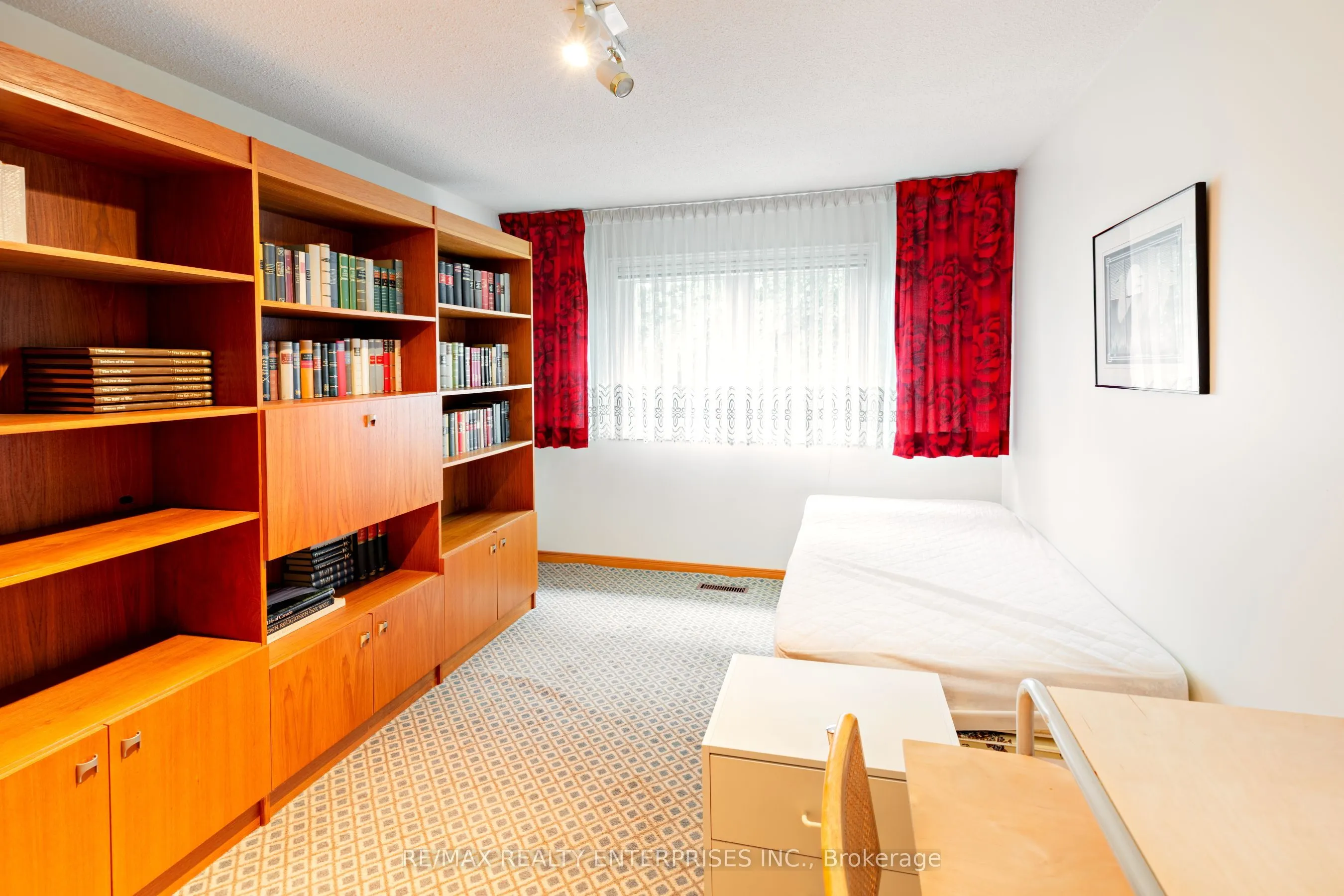 1098 Bordeaux Court