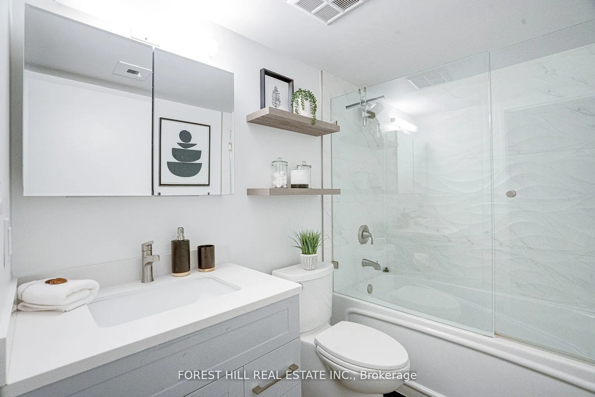 200 Manitoba Street #212