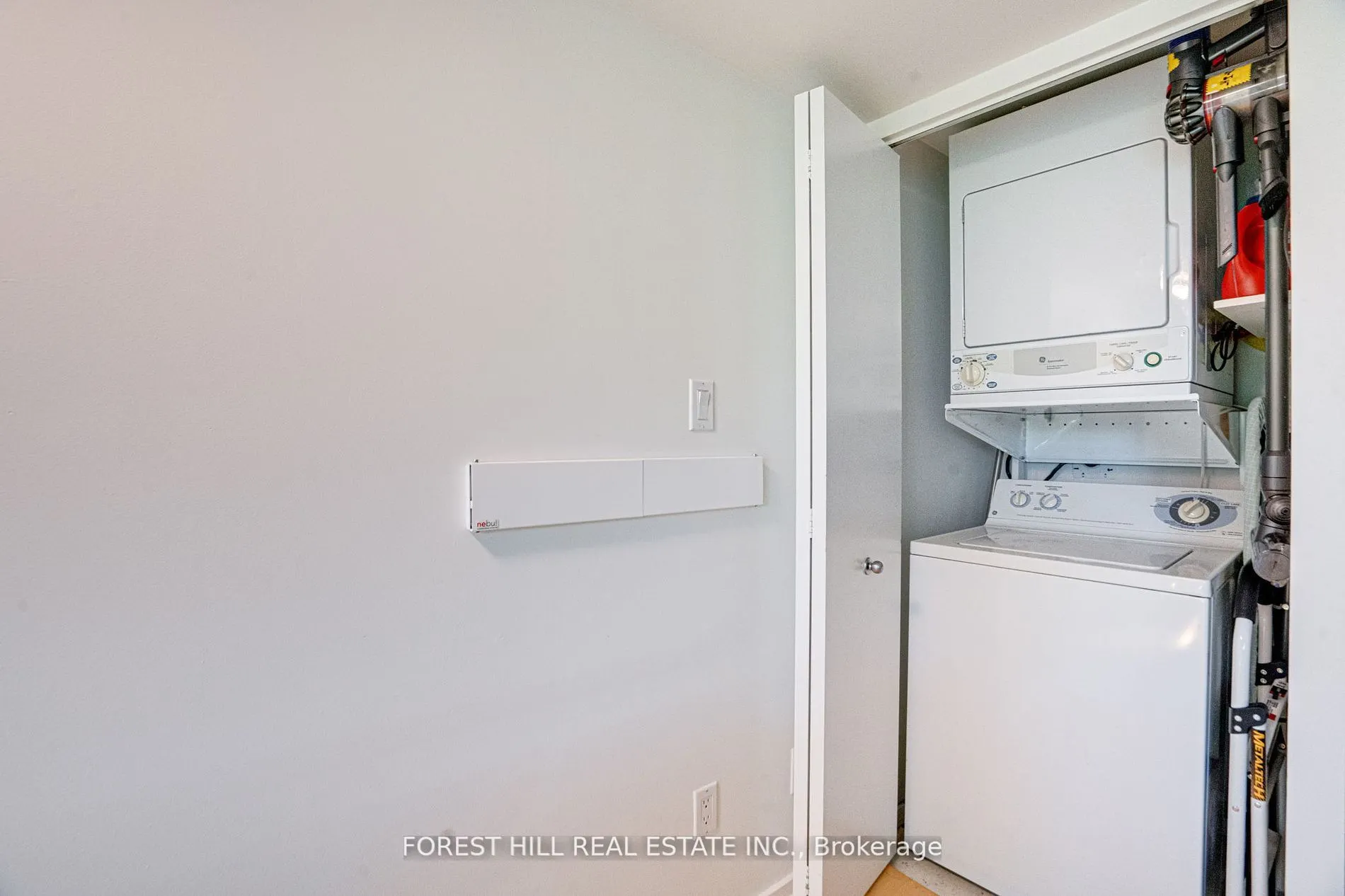 200 Manitoba Street #212